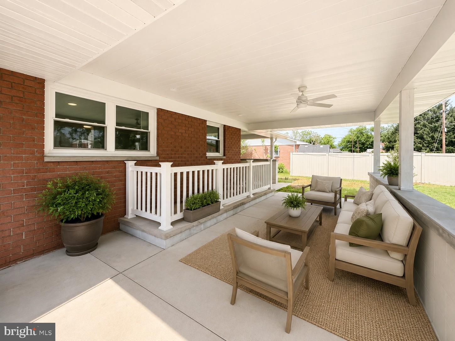 WHITE OAKS - Residential