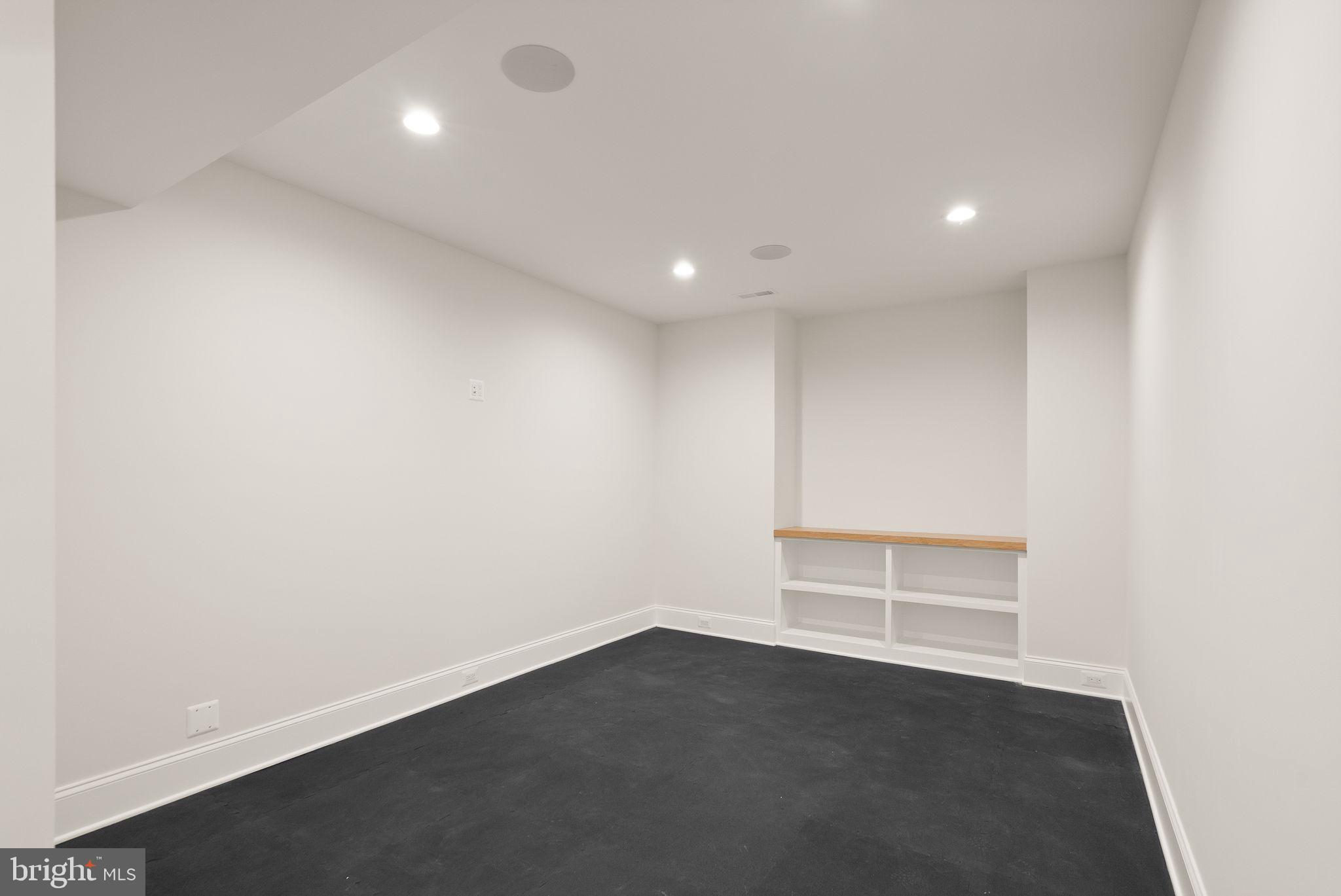 BERKSHIRE OAKWOOD - Residential