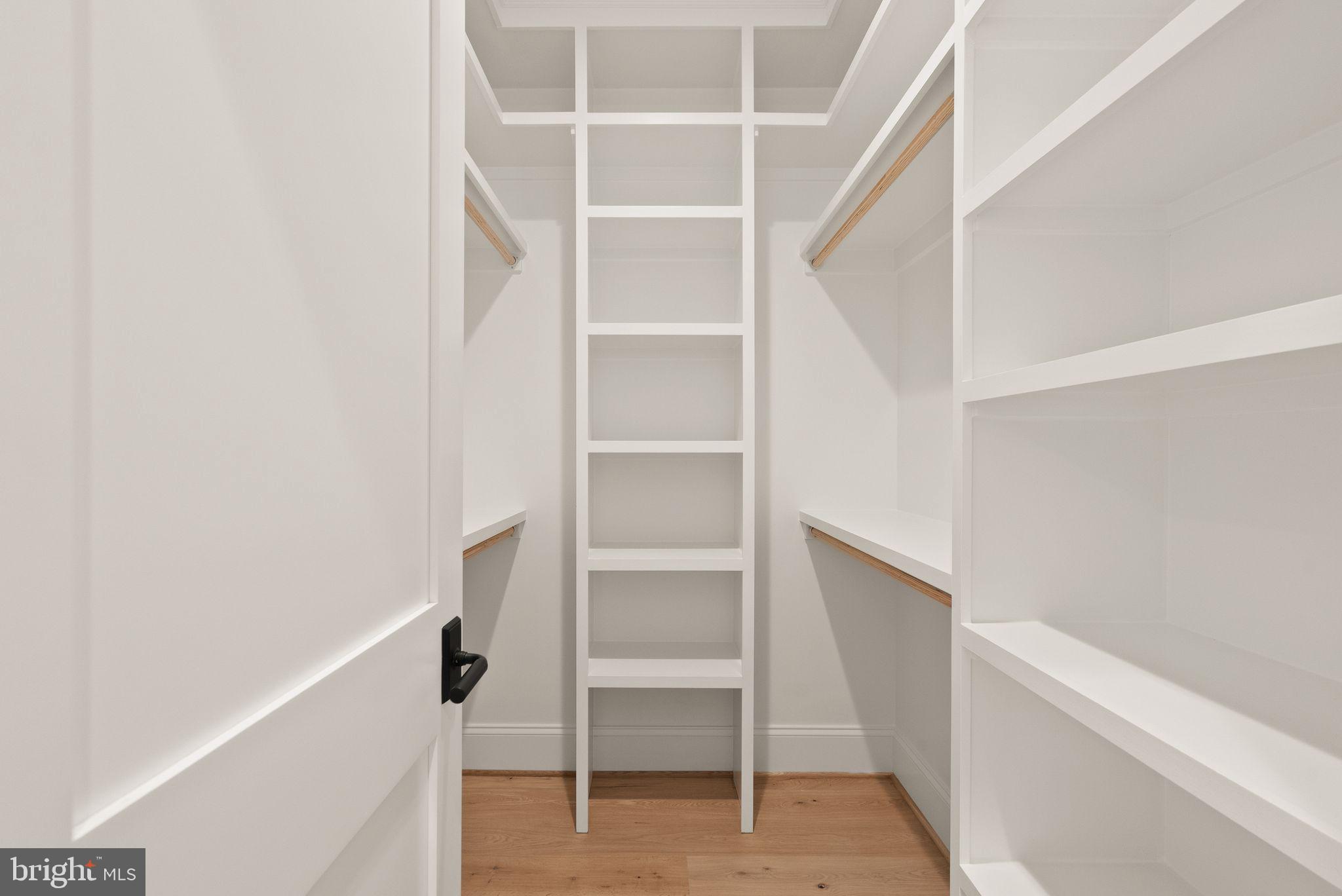 BERKSHIRE OAKWOOD - Residential