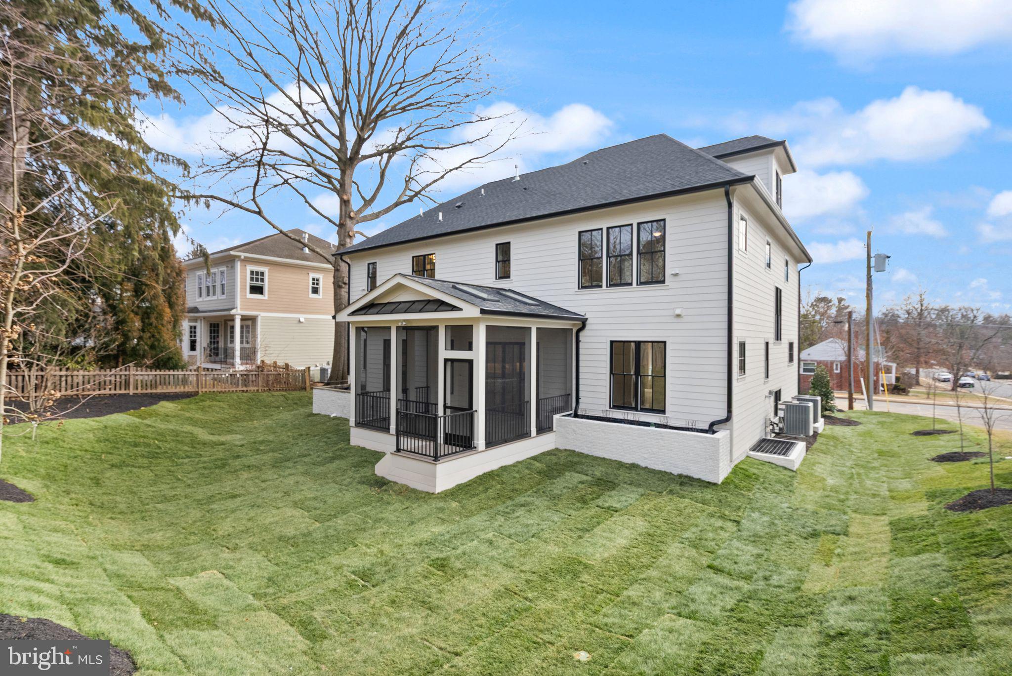 BERKSHIRE OAKWOOD - Residential