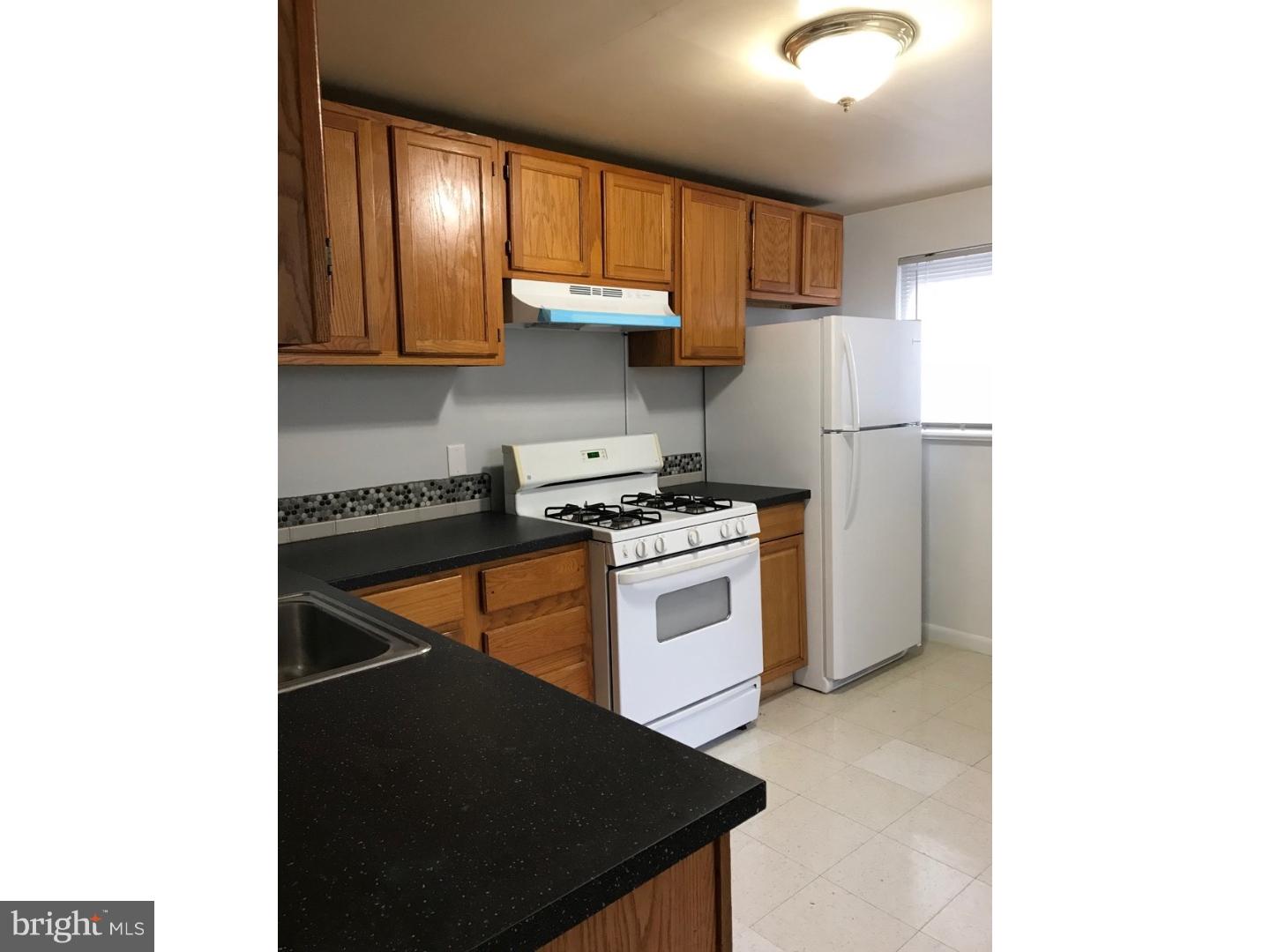 PORT RICHMOND - Residential Lease
