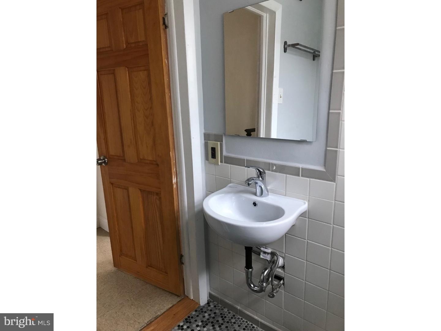 PORT RICHMOND - Residential Lease