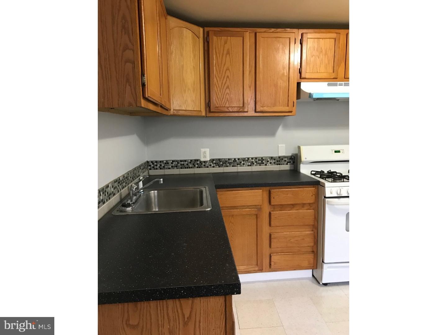 PORT RICHMOND - Residential Lease