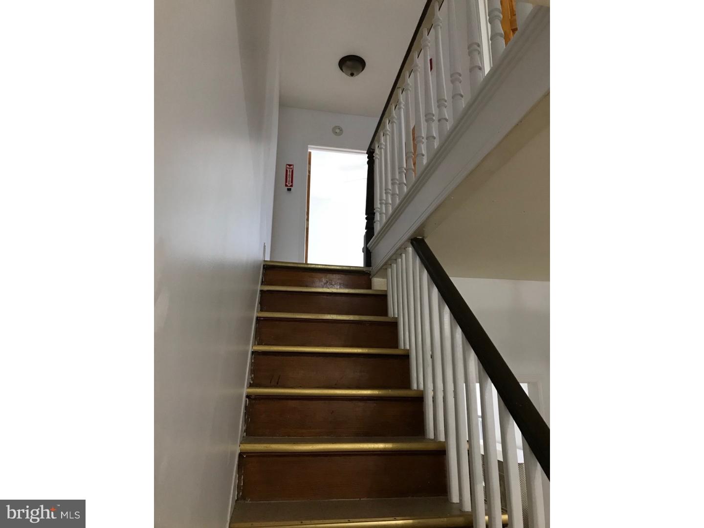 PORT RICHMOND - Residential Lease