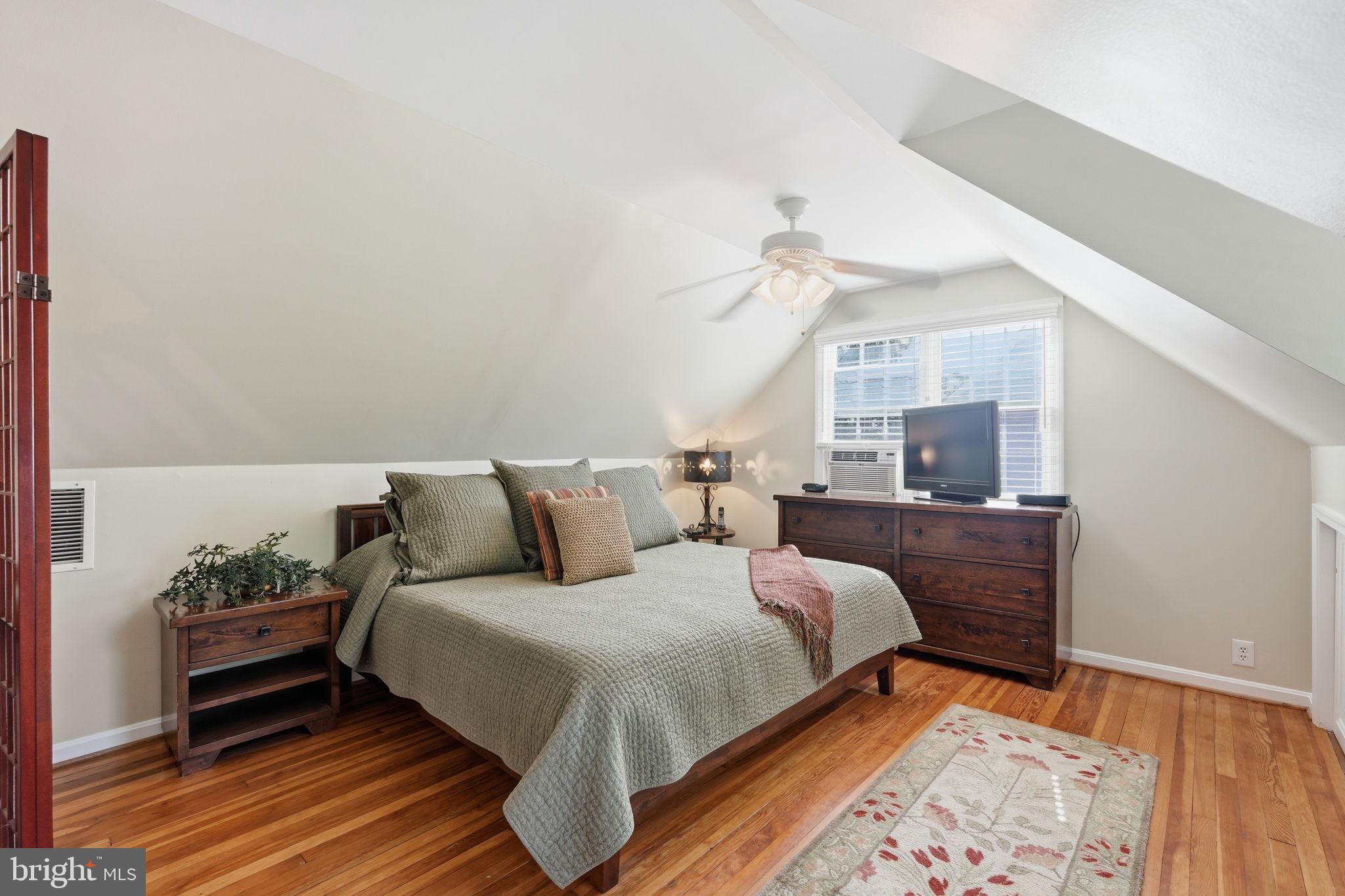 KENSINGTON HEIGHTS - Residential