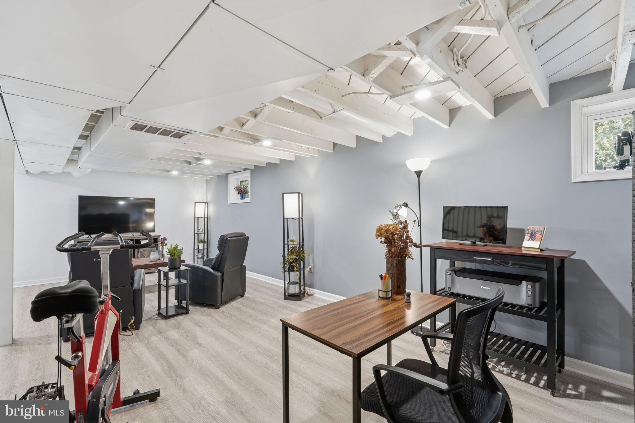 KENSINGTON HEIGHTS - Residential