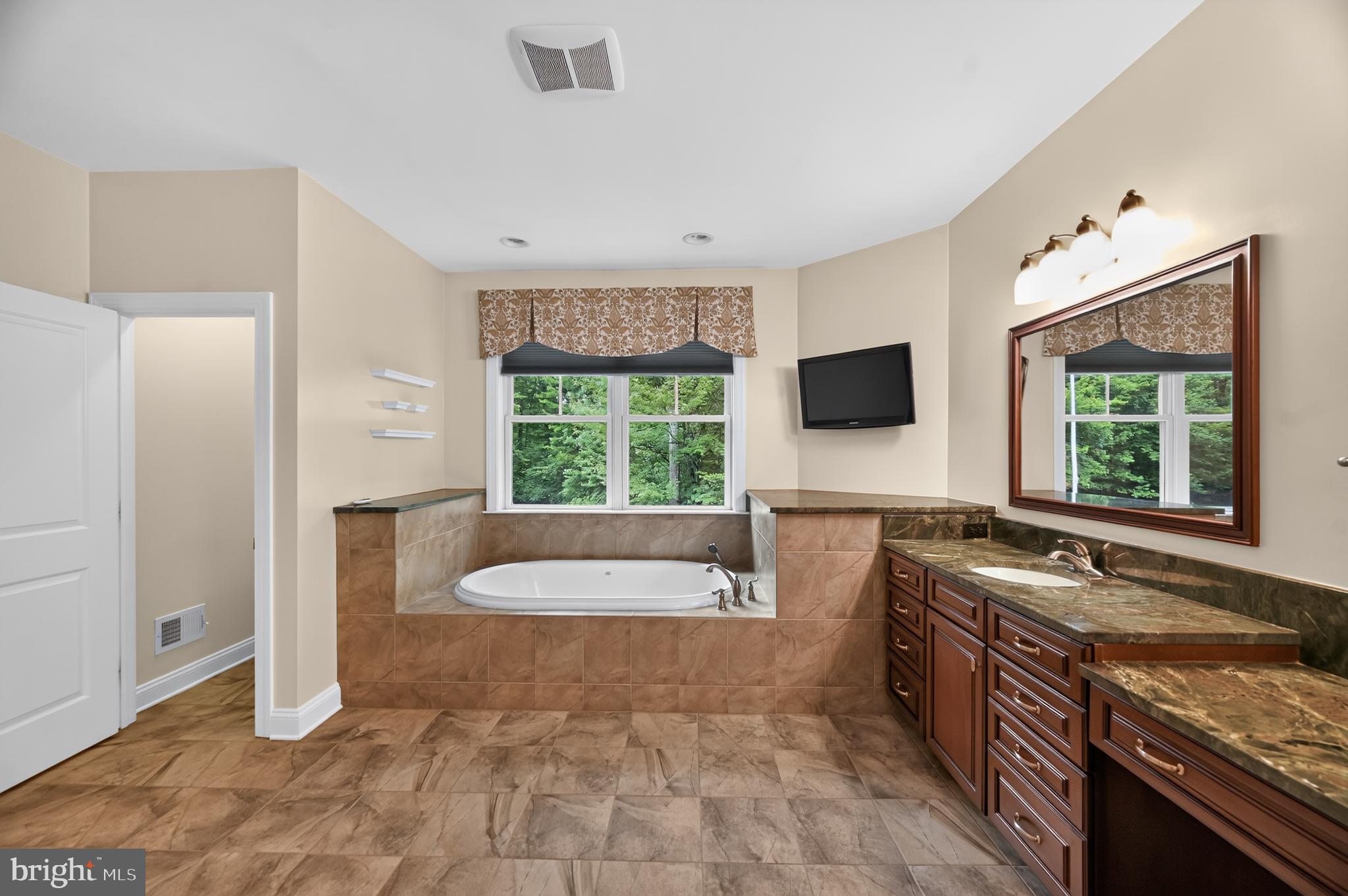 CHESTNUT GROVE FARM - Residential