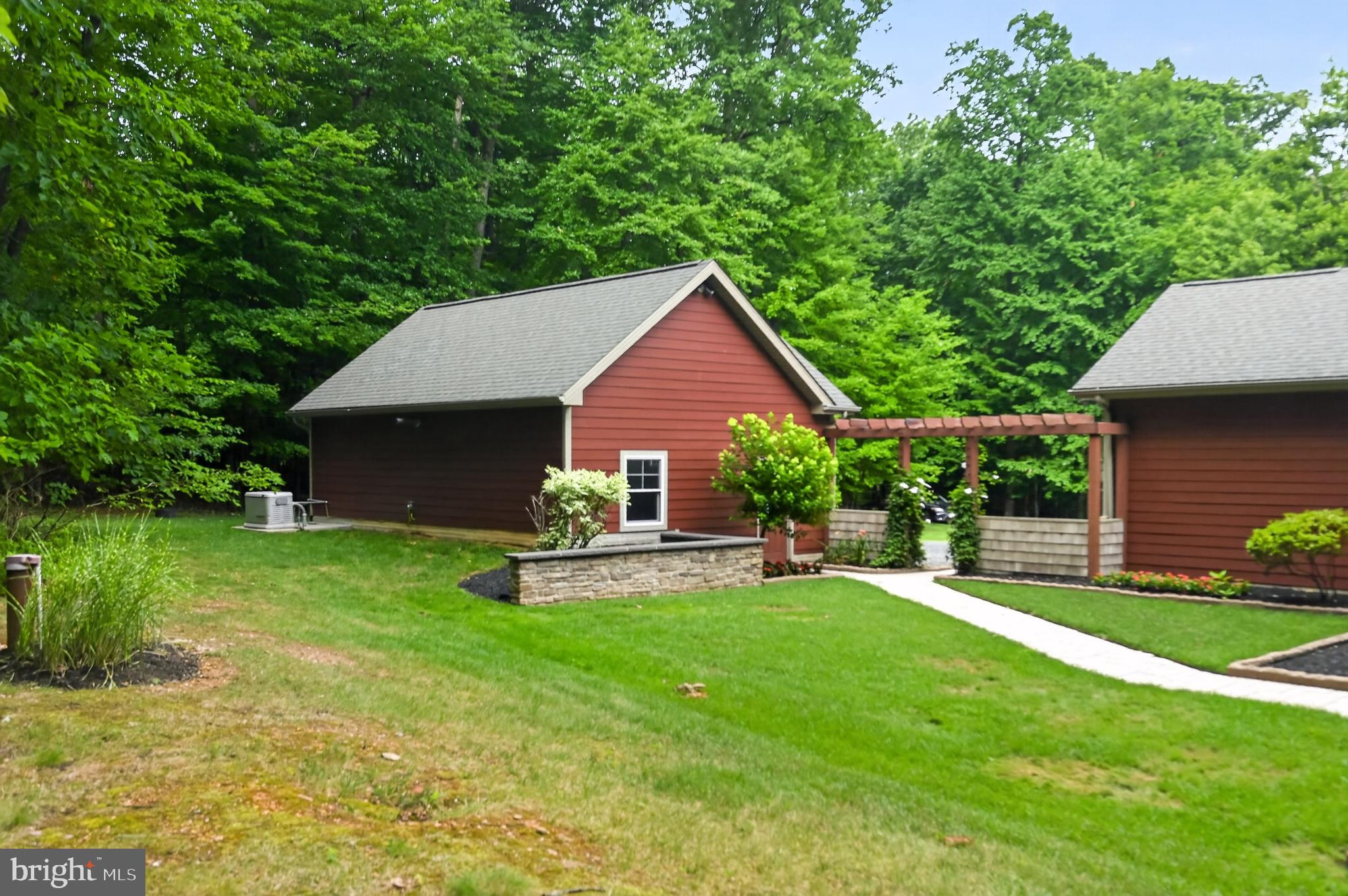 CHESTNUT GROVE FARM - Residential