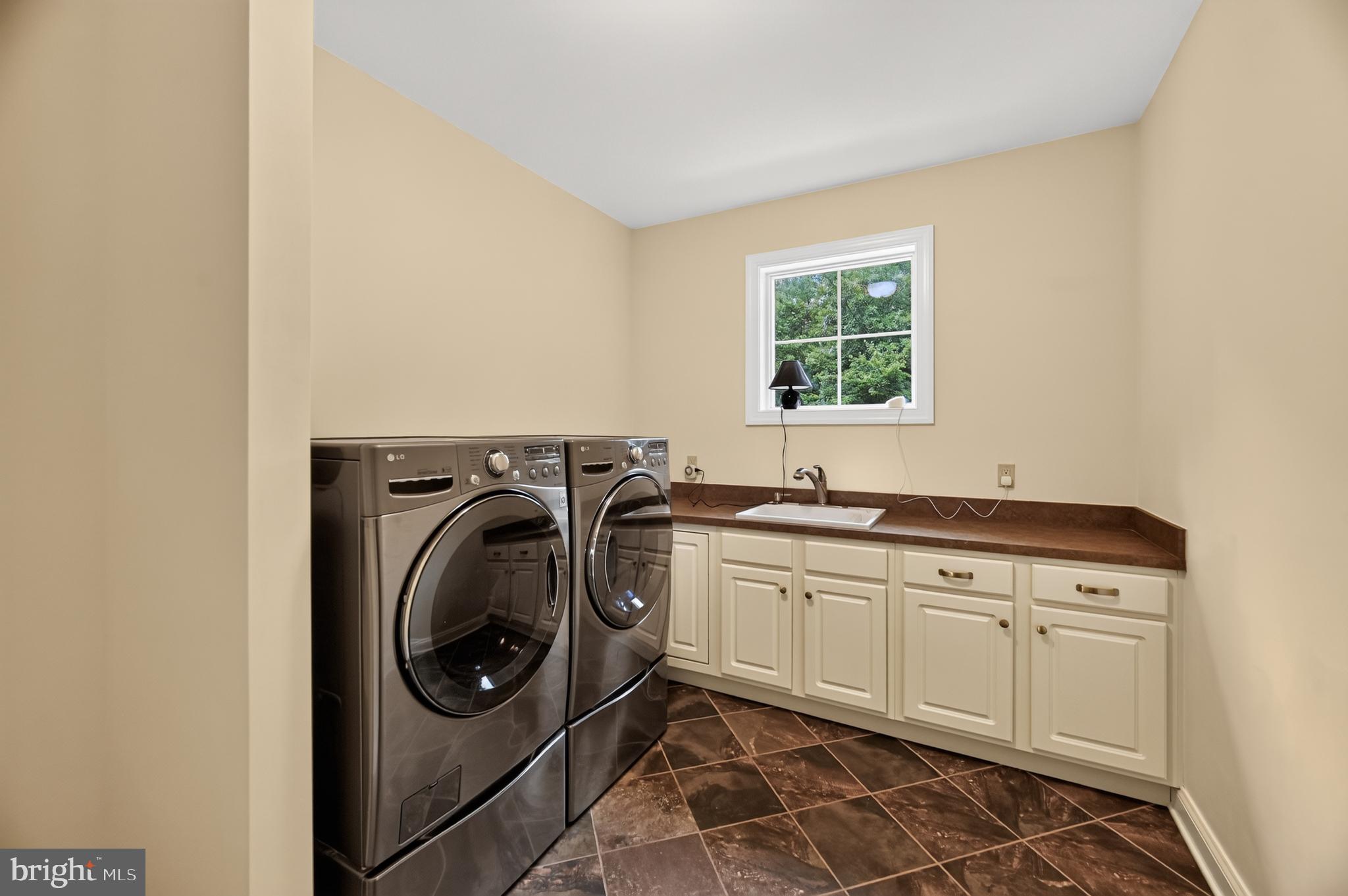 CHESTNUT GROVE FARM - Residential