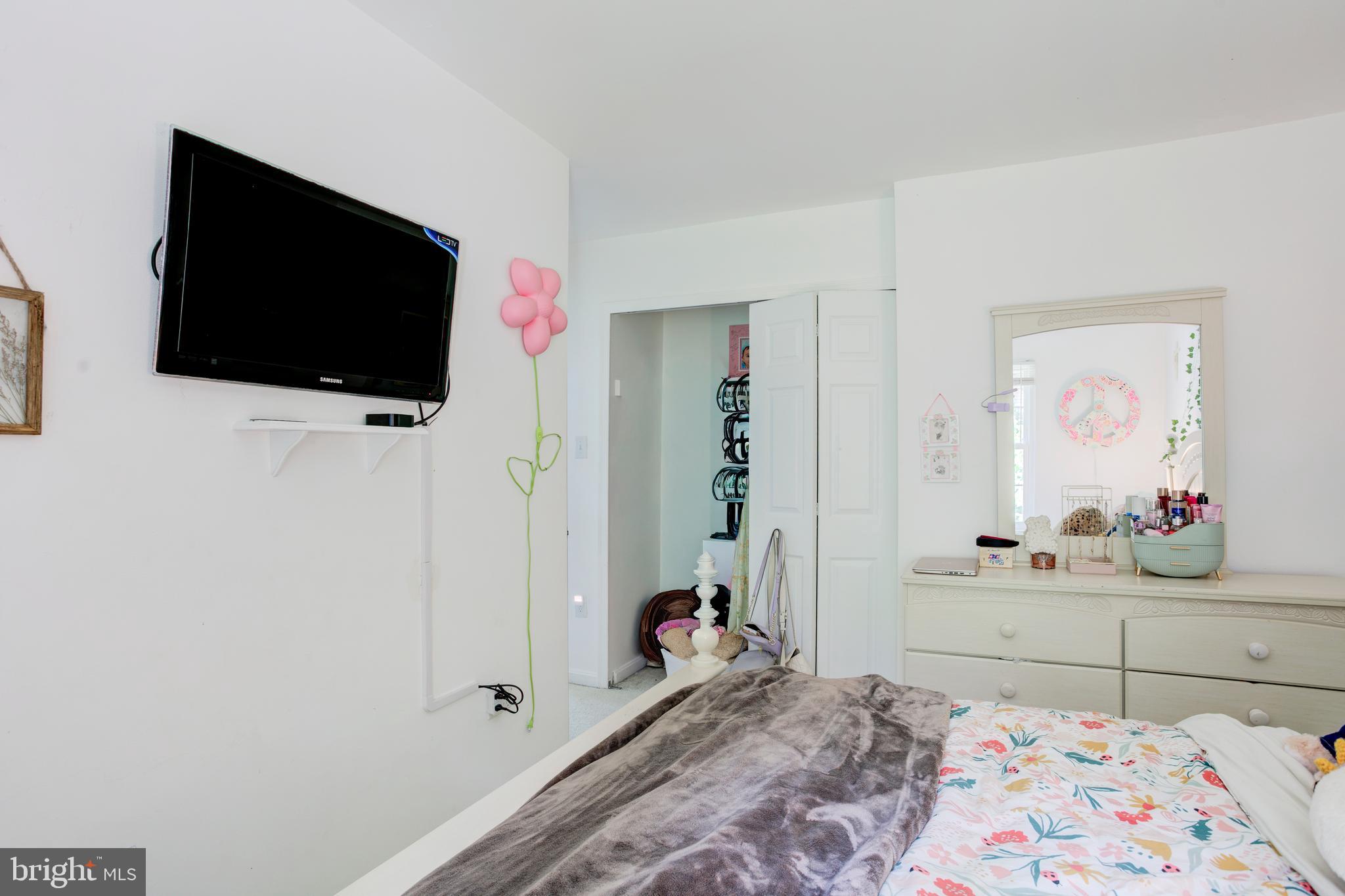 MONTCLAIR - Residential
