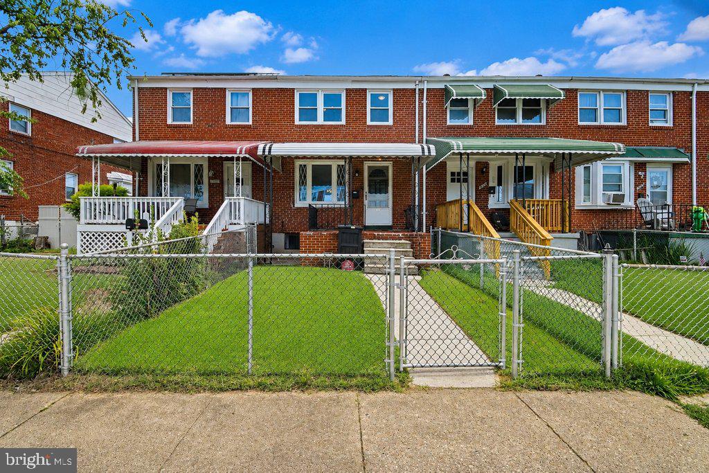 Coming Soon! *Pictures virtually staged