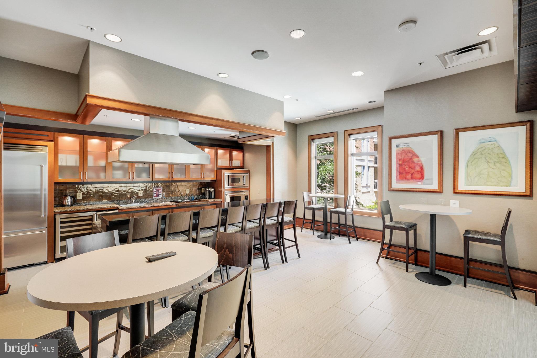 MIDTOWN AT RESTON TOWN CENTER - Residential