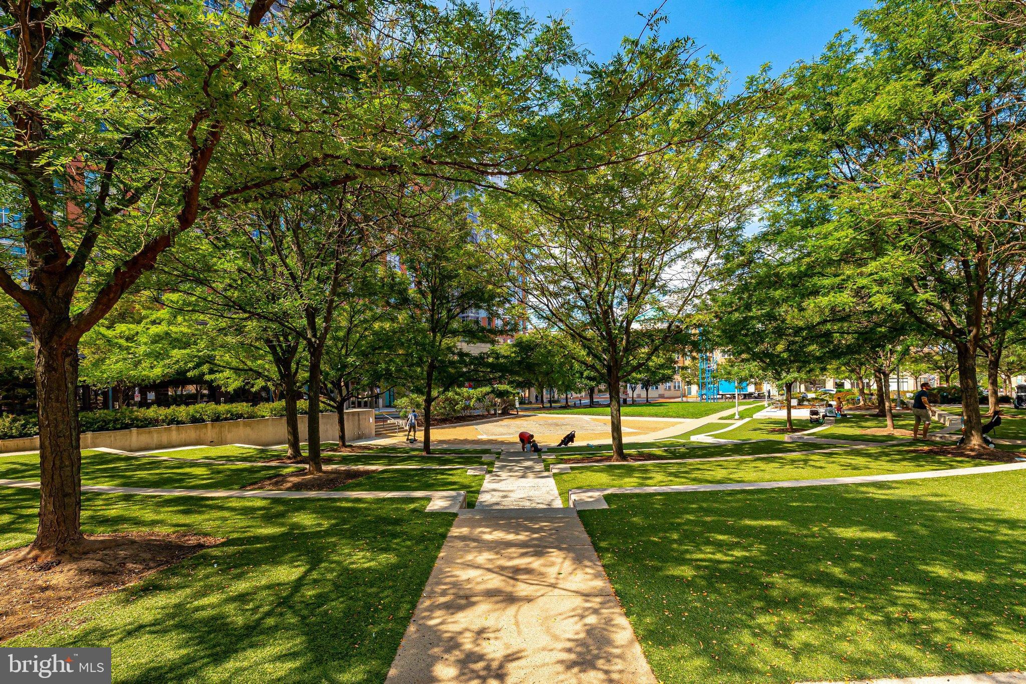 MIDTOWN AT RESTON TOWN CENTER - Residential