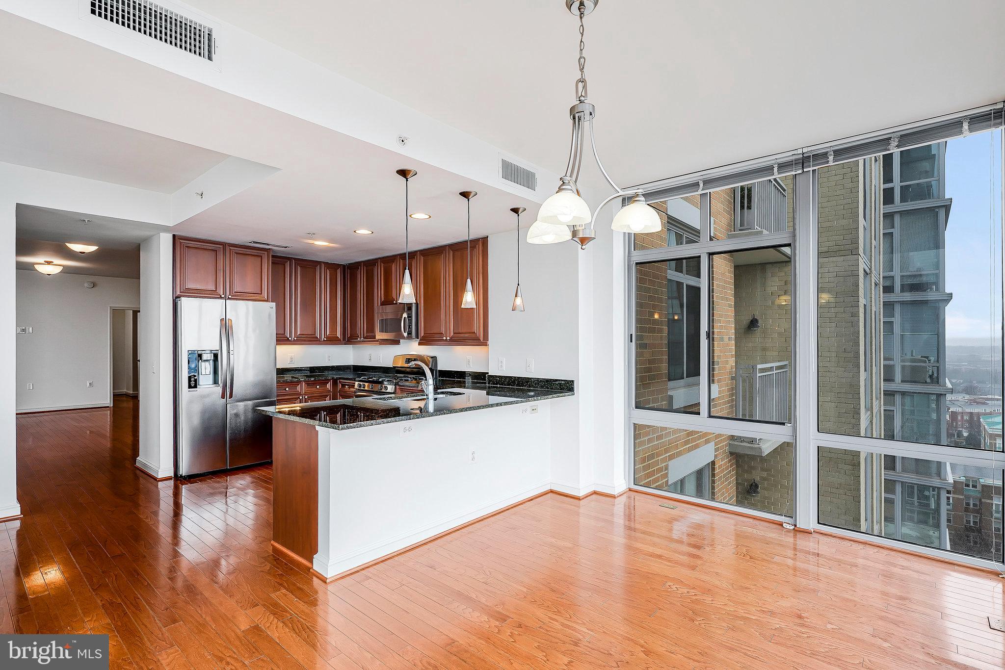 MIDTOWN AT RESTON TOWN CENTER - Residential