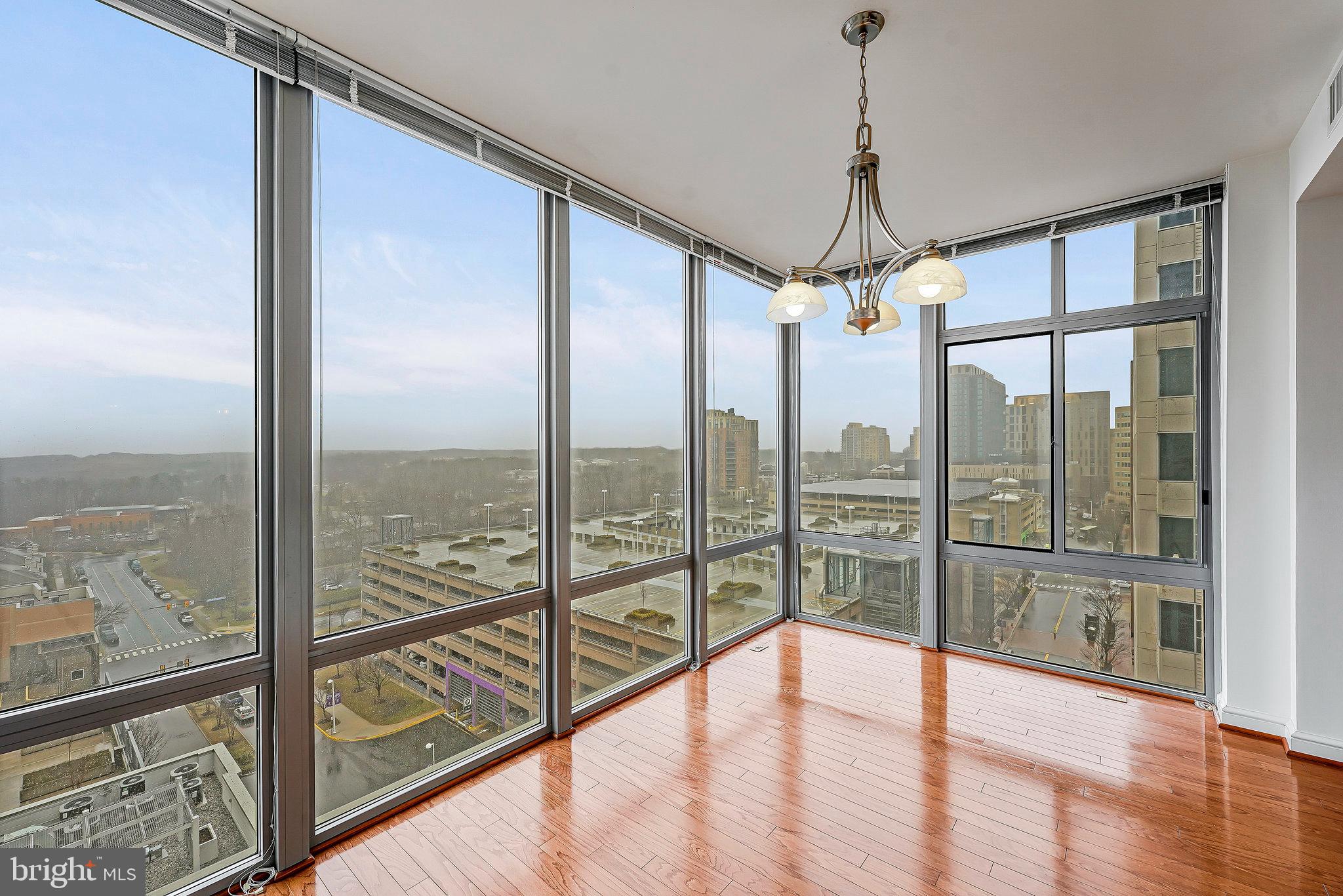 MIDTOWN AT RESTON TOWN CENTER - Residential