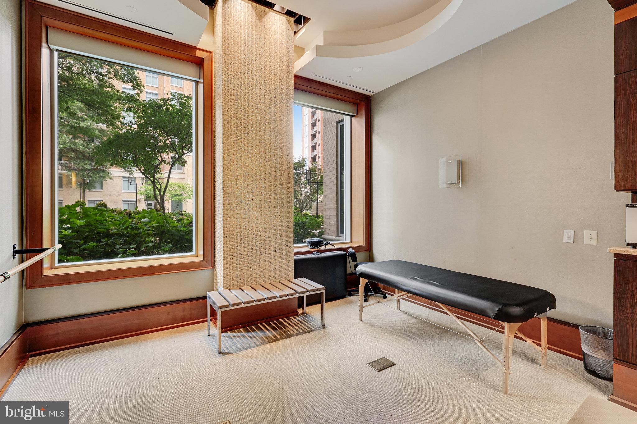 MIDTOWN AT RESTON TOWN CENTER - Residential
