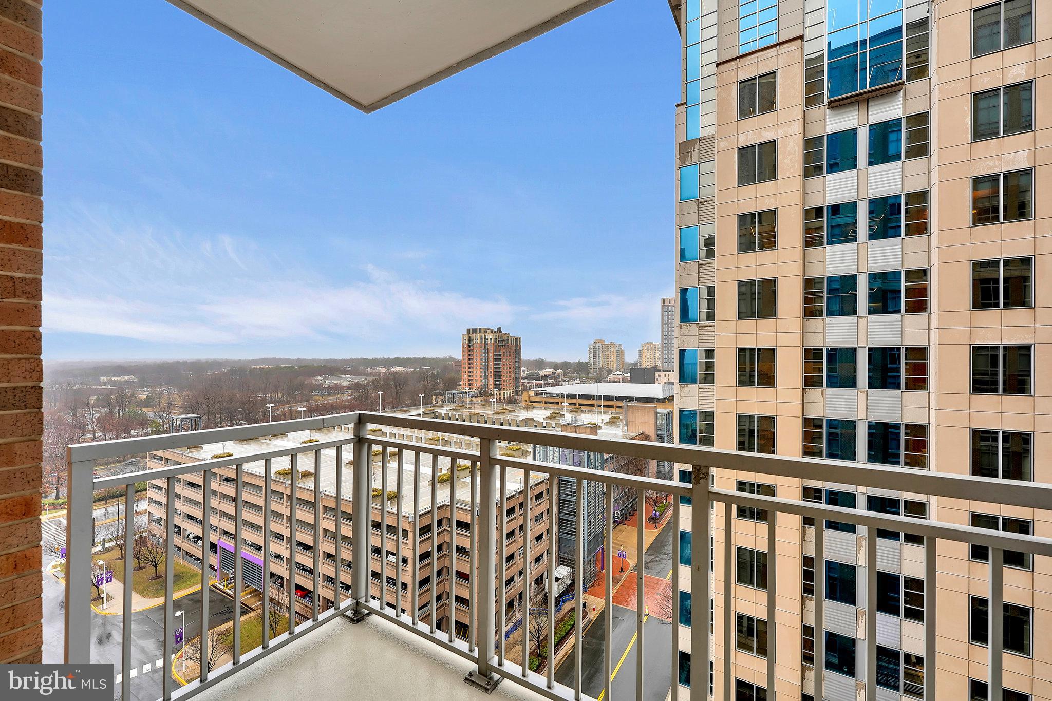 MIDTOWN AT RESTON TOWN CENTER - Residential