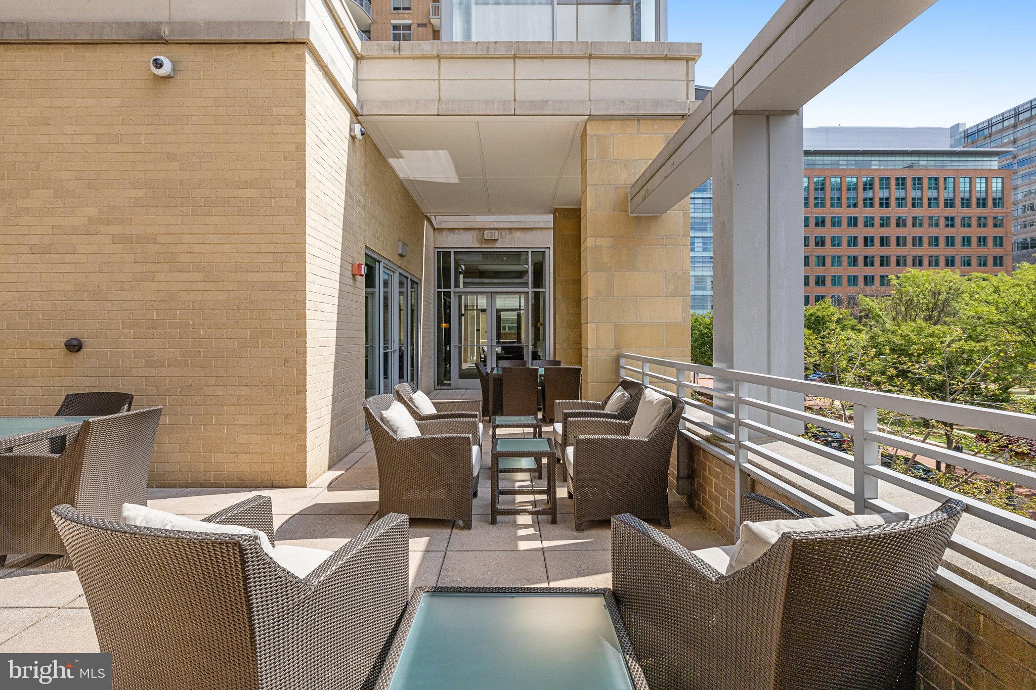 MIDTOWN AT RESTON TOWN CENTER - Residential