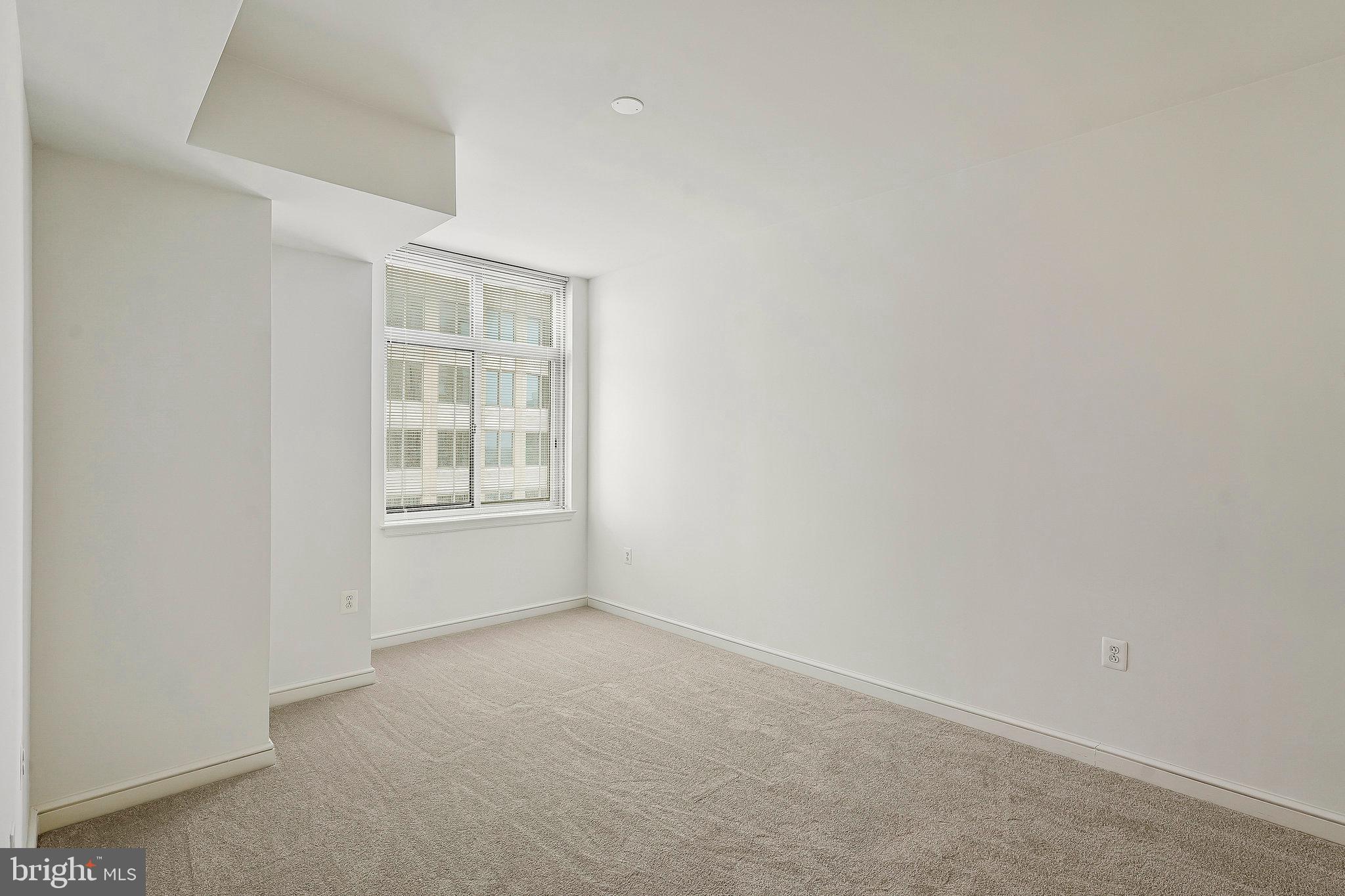MIDTOWN AT RESTON TOWN CENTER - Residential
