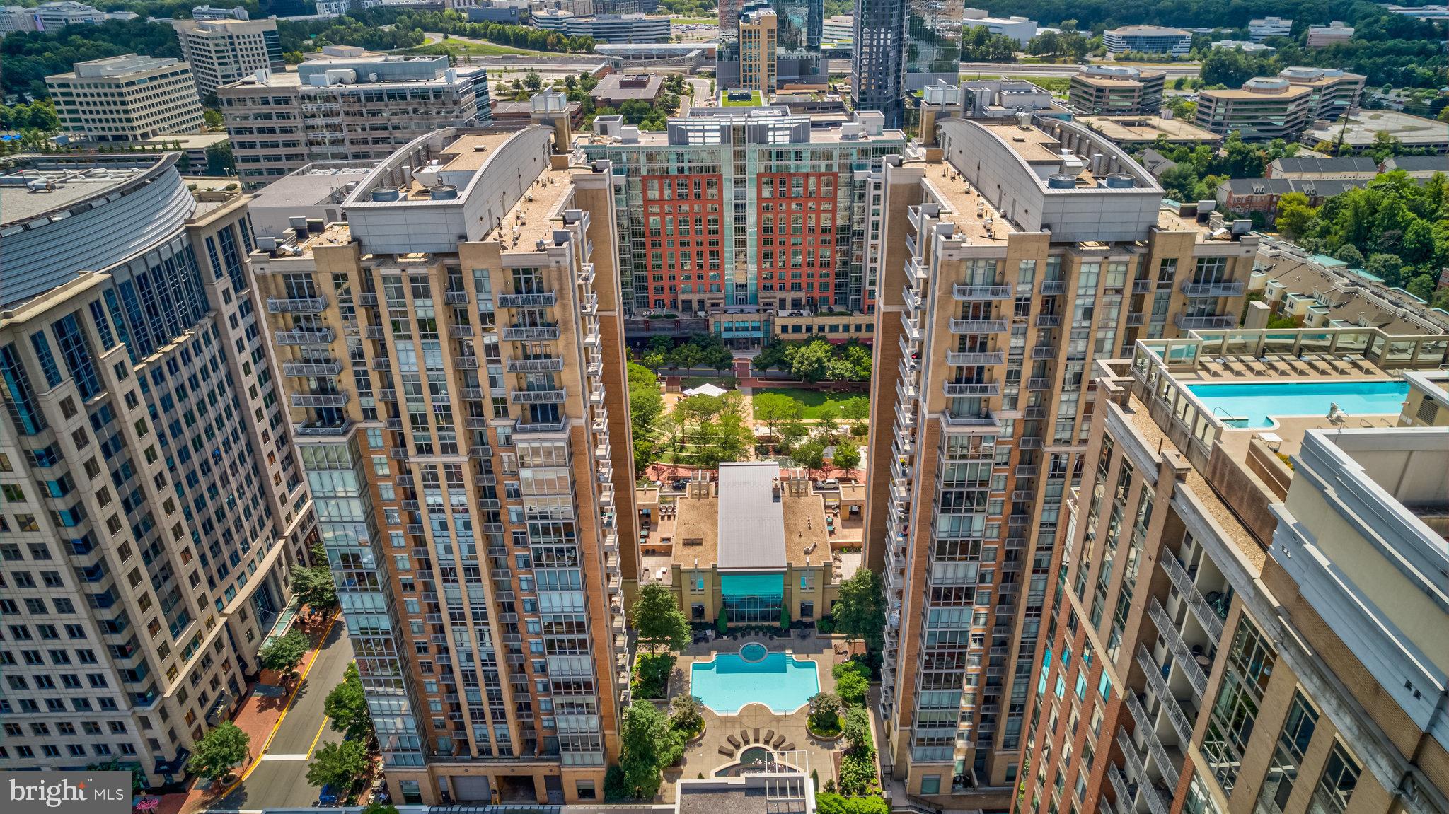 MIDTOWN AT RESTON TOWN CENTER - Residential