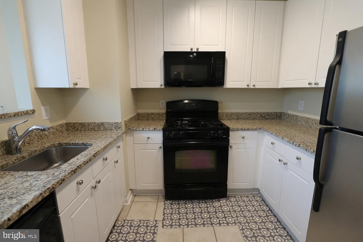 MARQUIS AT VIENNA STATION - Residential