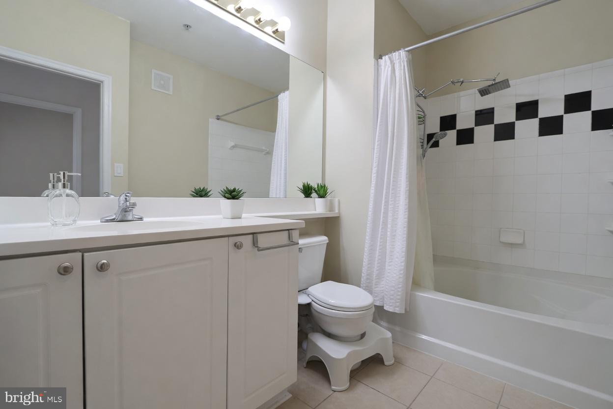 MARQUIS AT VIENNA STATION - Residential