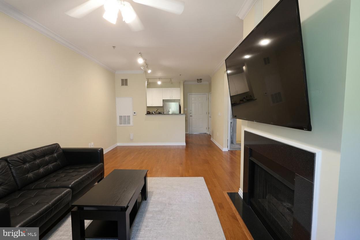 MARQUIS AT VIENNA STATION - Residential