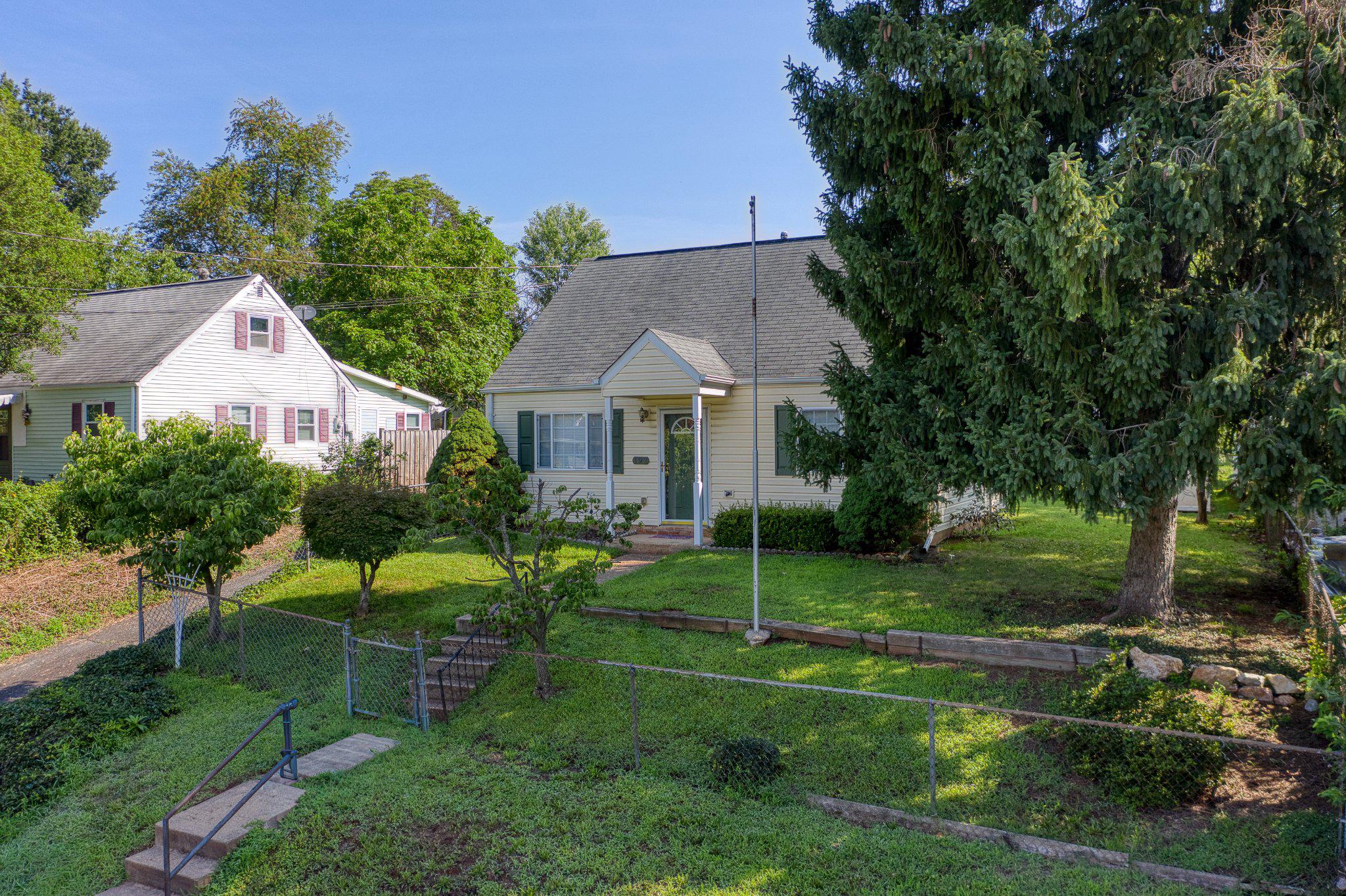 MANASSAS PARK - Residential