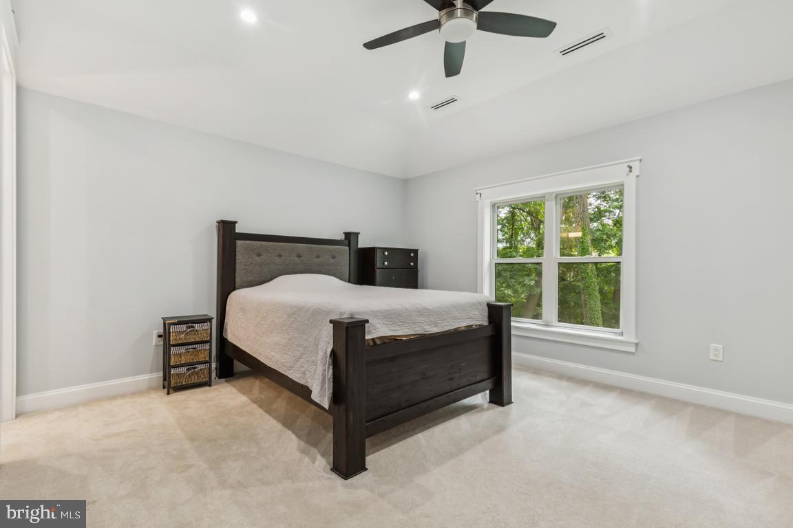 LINCOLNIA PARK - Residential