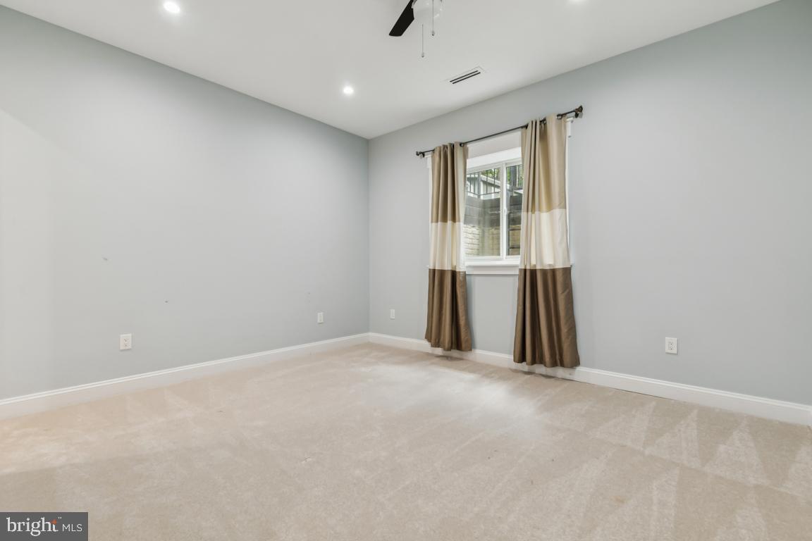 LINCOLNIA PARK - Residential