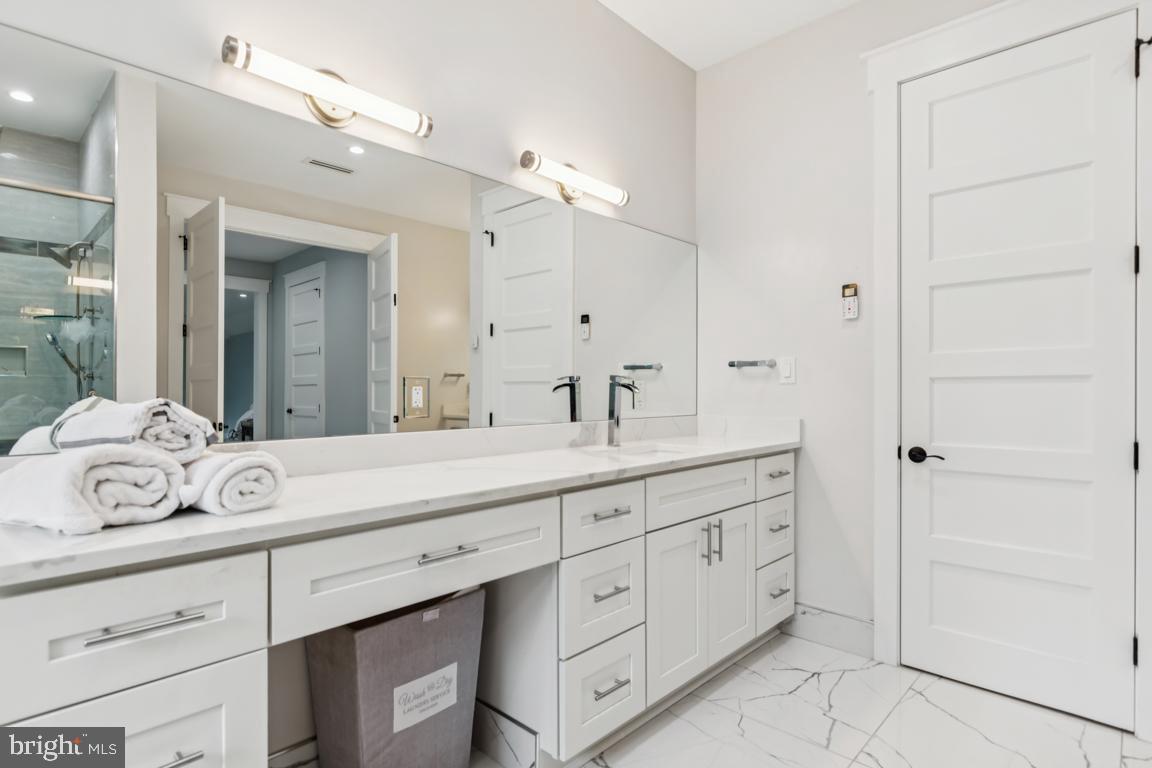 LINCOLNIA PARK - Residential