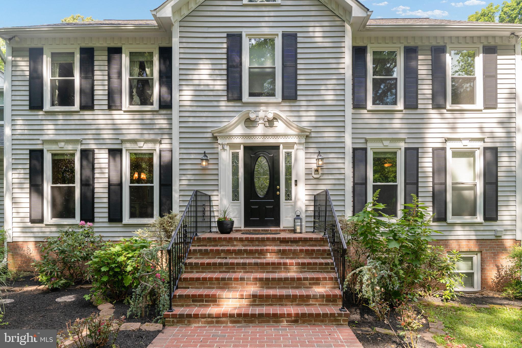 GREENWICH - Residential