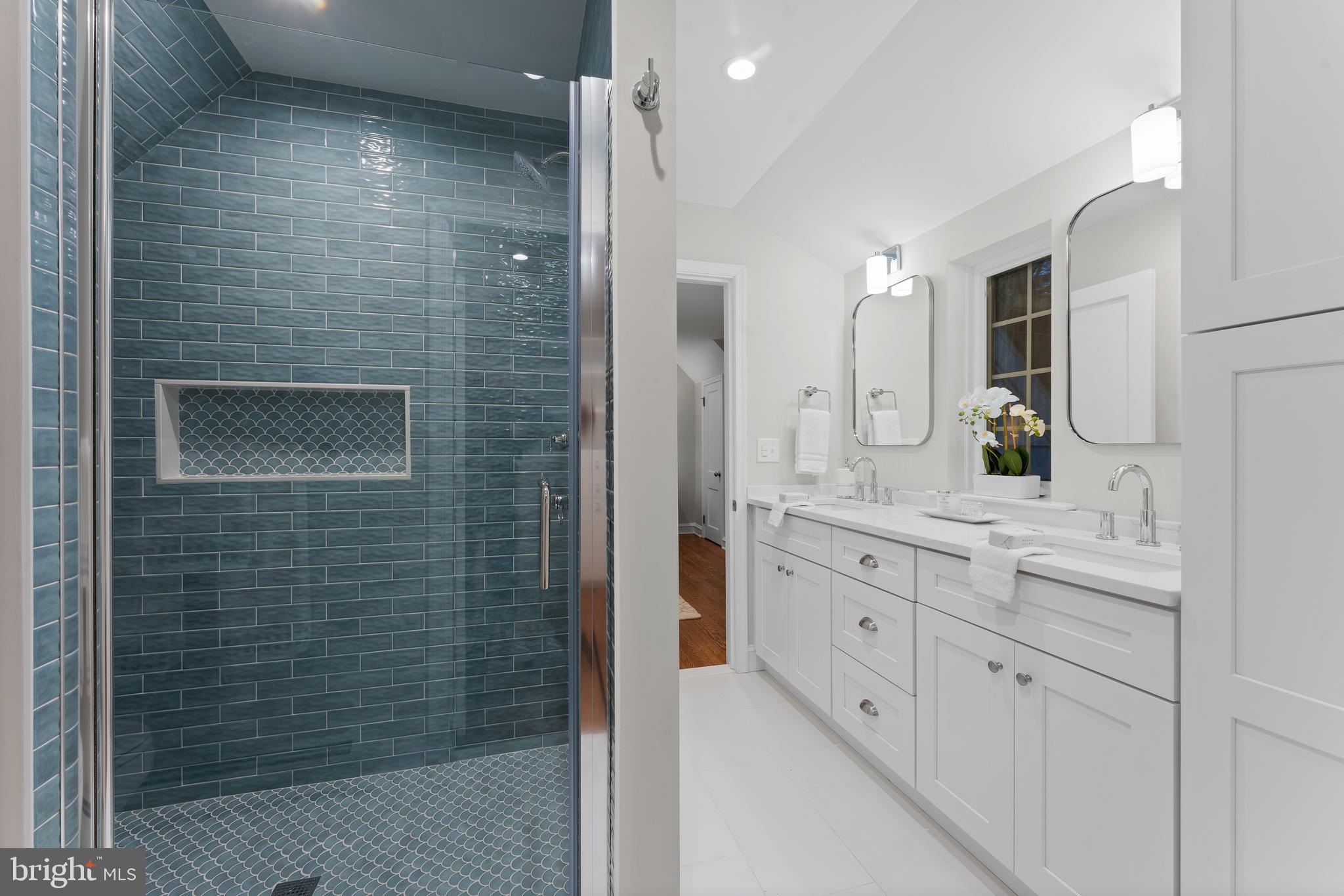 WALLINGFORD HILLS - Residential