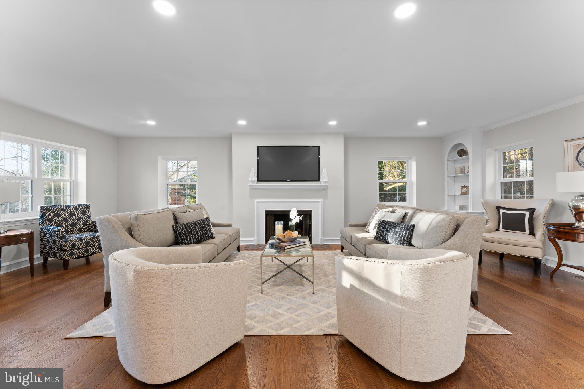 WALLINGFORD HILLS - Residential