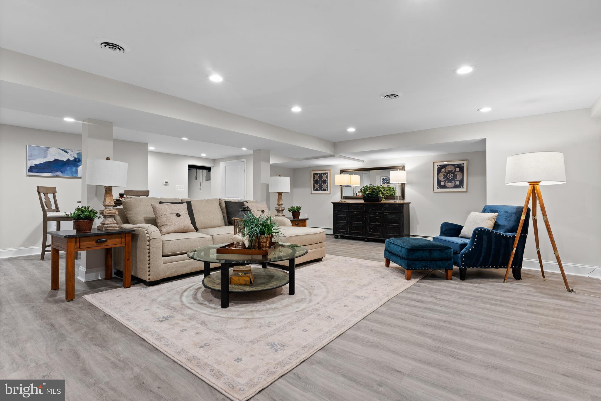 WALLINGFORD HILLS - Residential