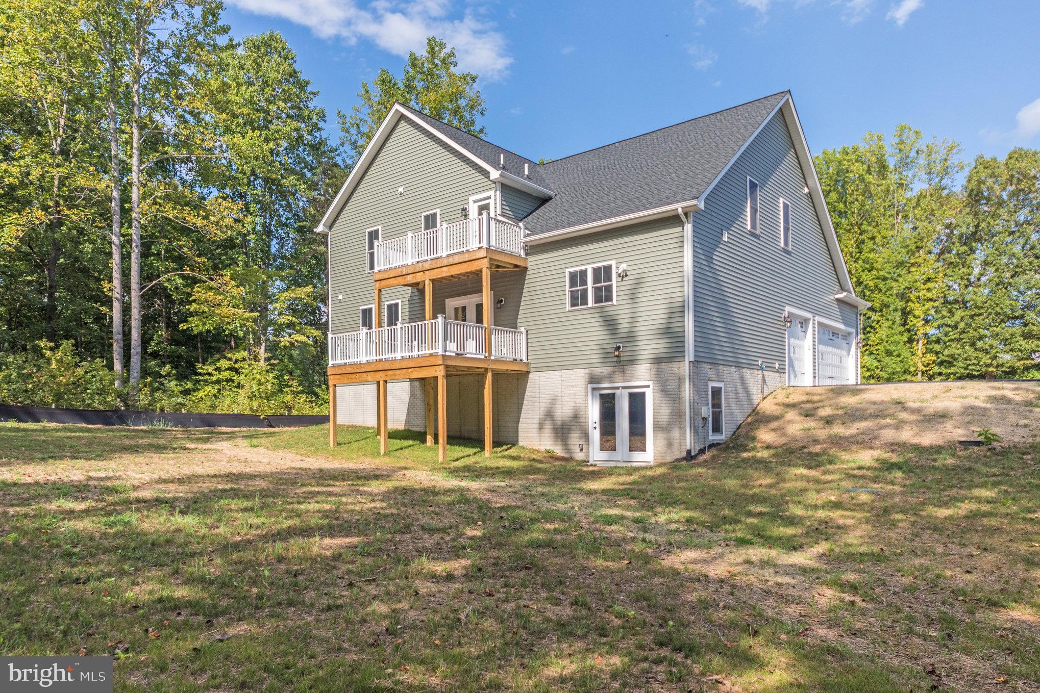 LIGHTHOUSE POINT - Residential