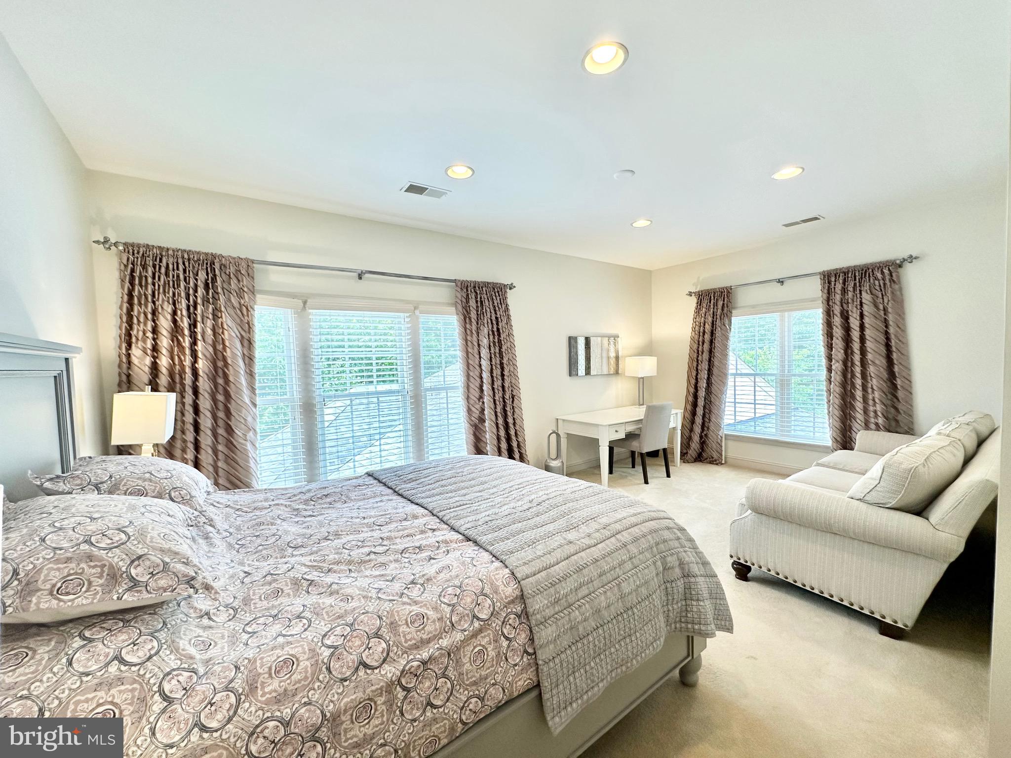 LANSDOWNE ON THE POTOMAC - Residential