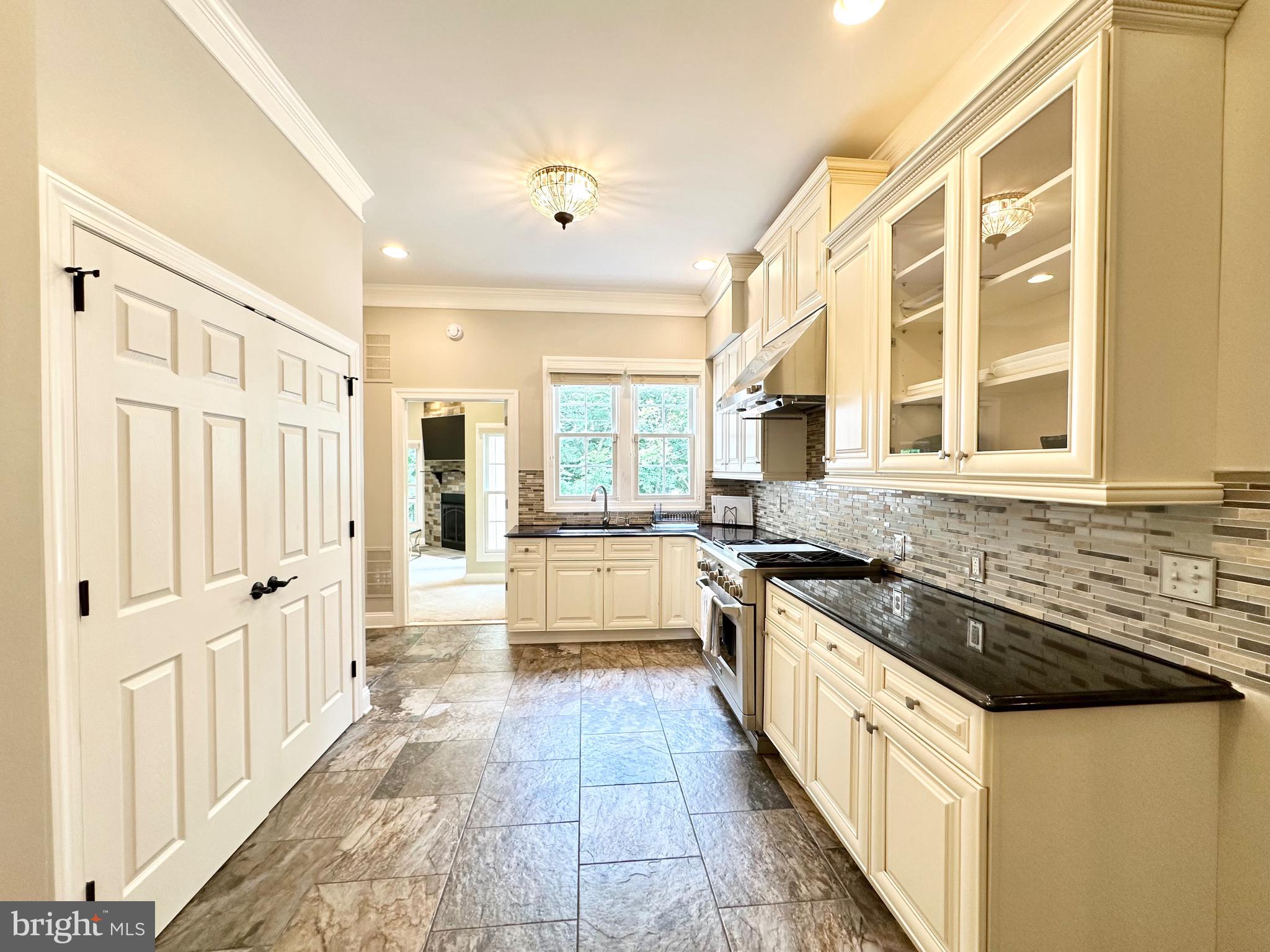 LANSDOWNE ON THE POTOMAC - Residential