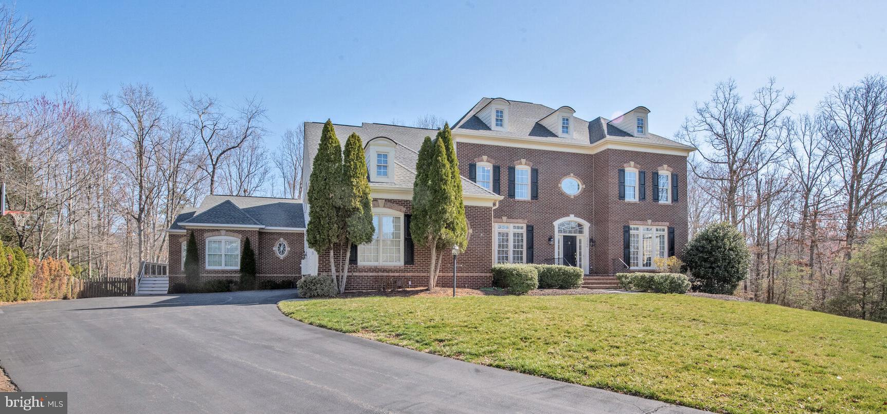 LANSDOWNE ON THE POTOMAC - Residential