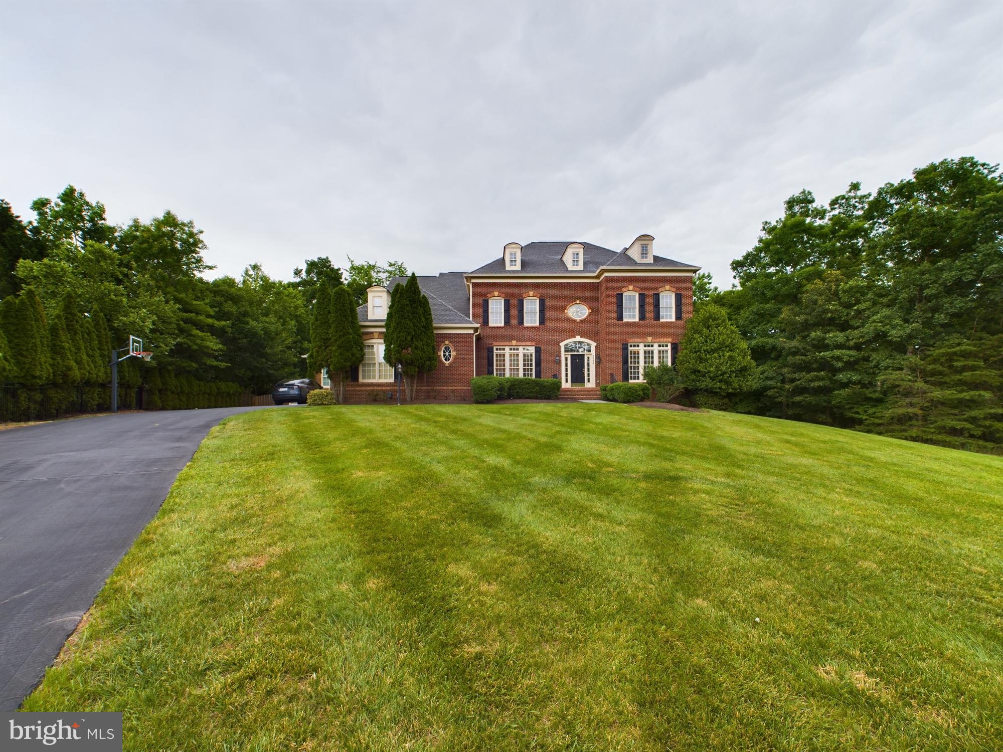 LANSDOWNE ON THE POTOMAC - Residential