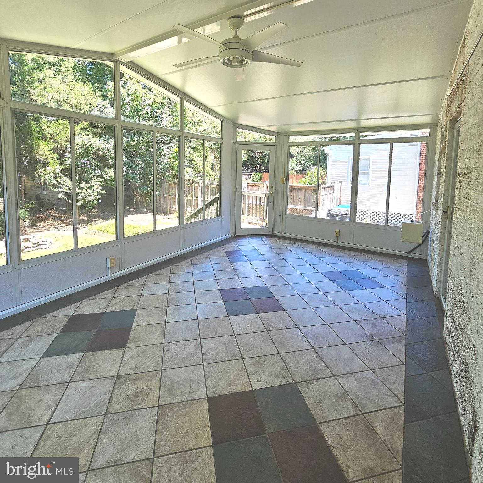 ARLINGTON HEIGHTS - Residential