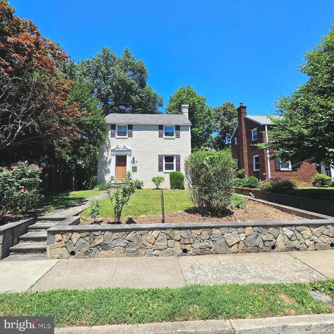 ARLINGTON HEIGHTS - Residential
