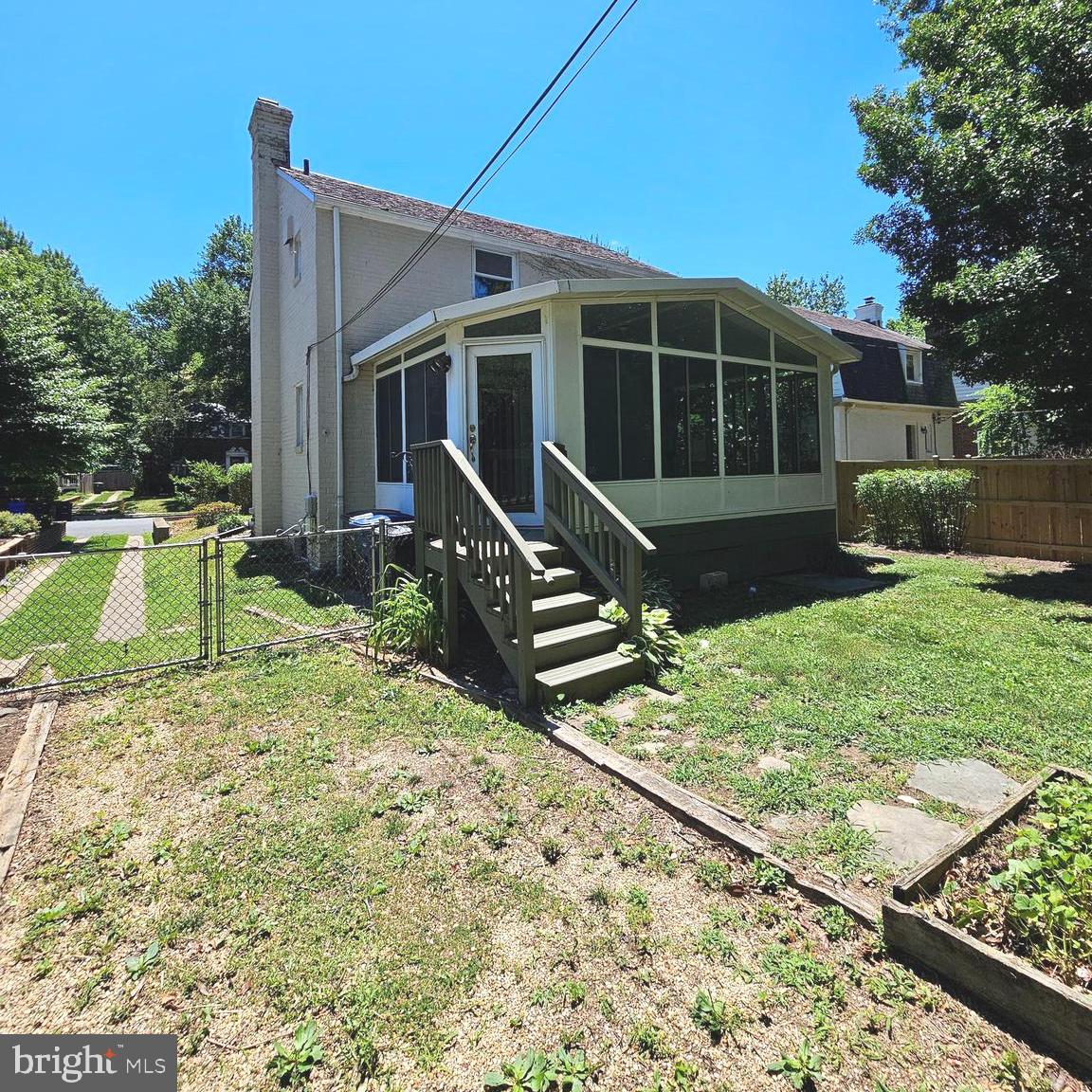 ARLINGTON HEIGHTS - Residential