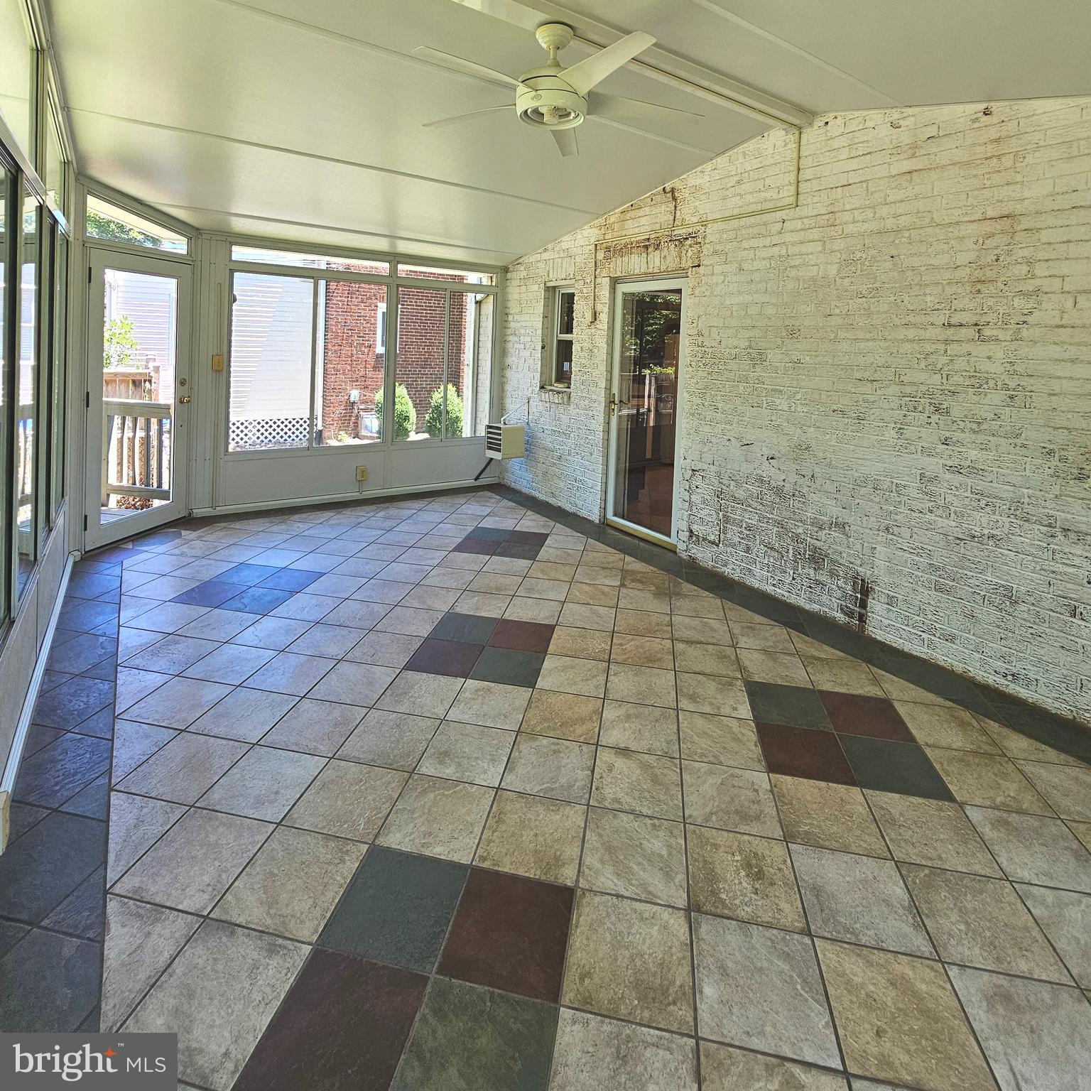 ARLINGTON HEIGHTS - Residential