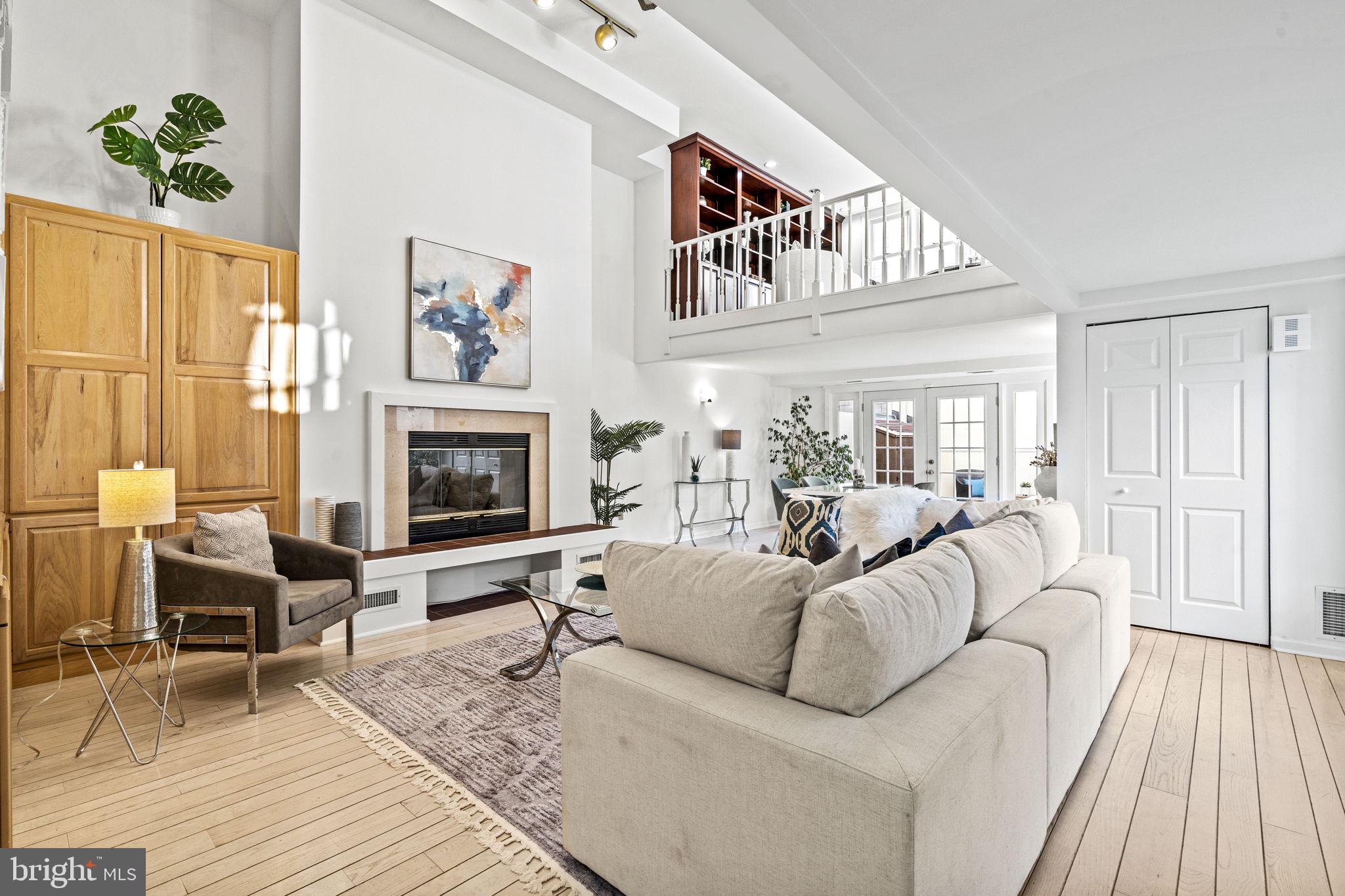 WASHINGTON SQ WEST - Residential
