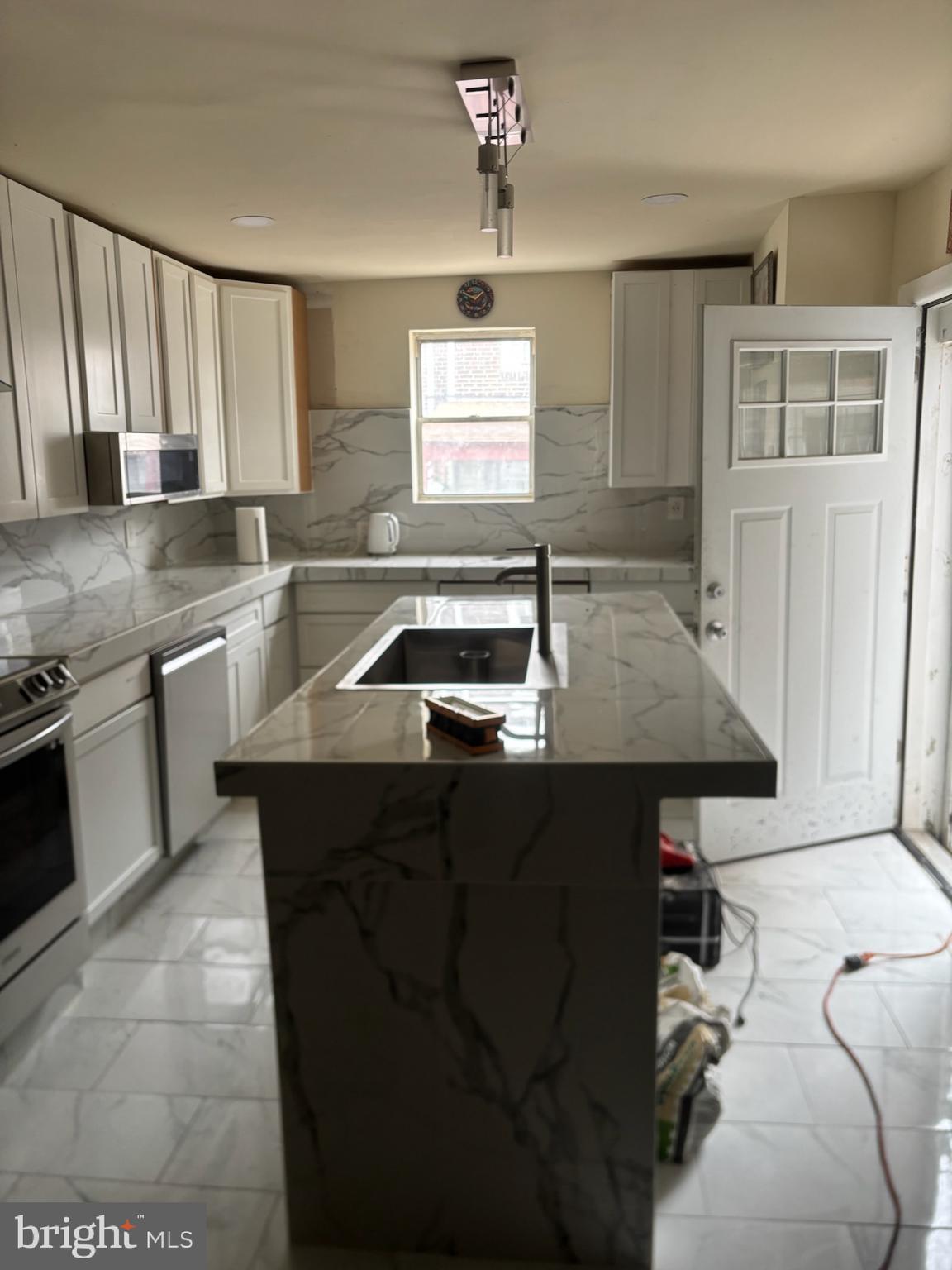 PHILADELPHIA (SOUTHWEST) - Residential