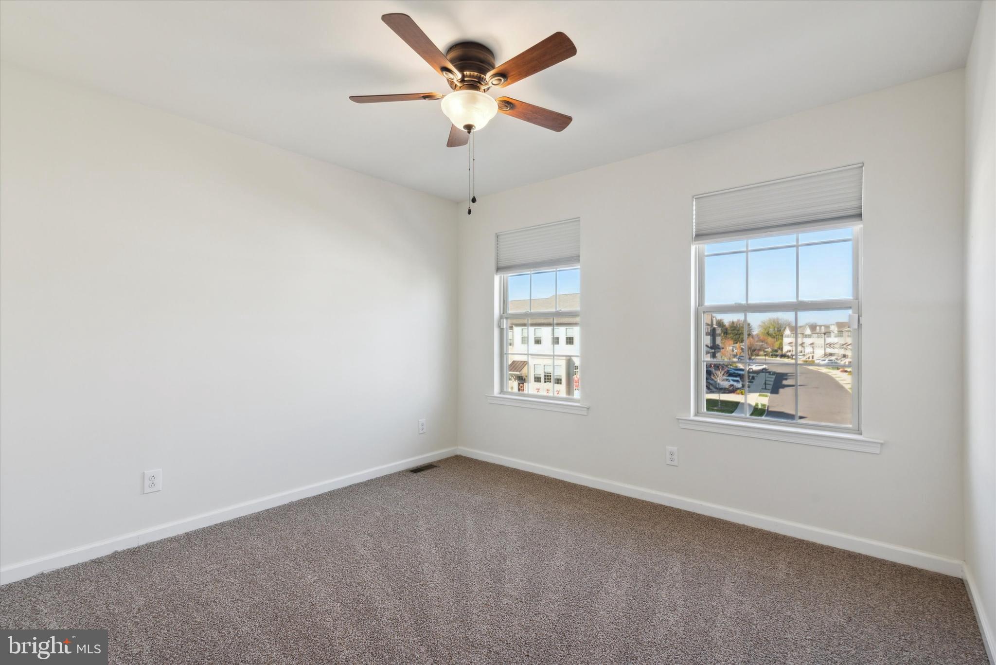 TALL OAKS - Residential