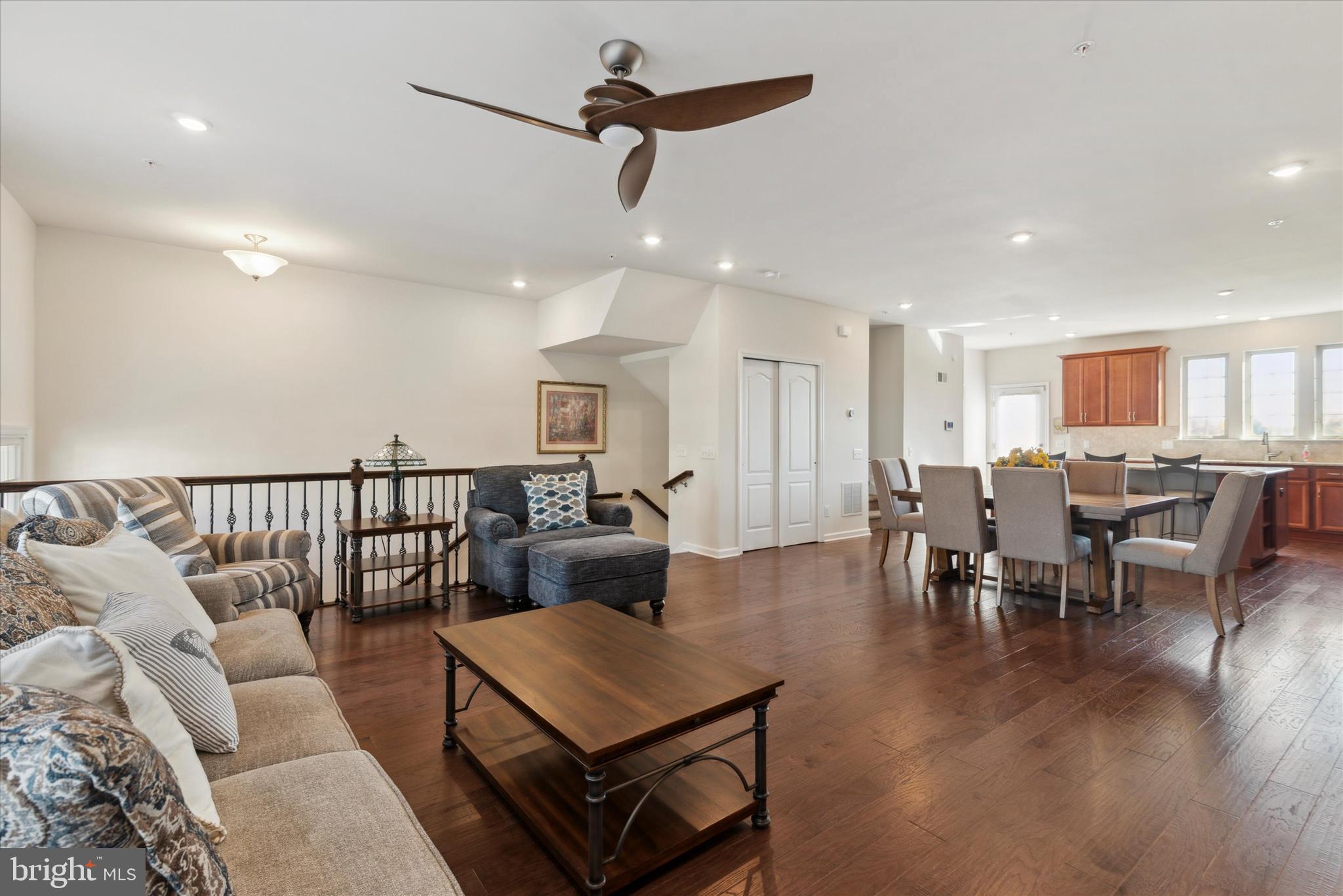 TALL OAKS - Residential