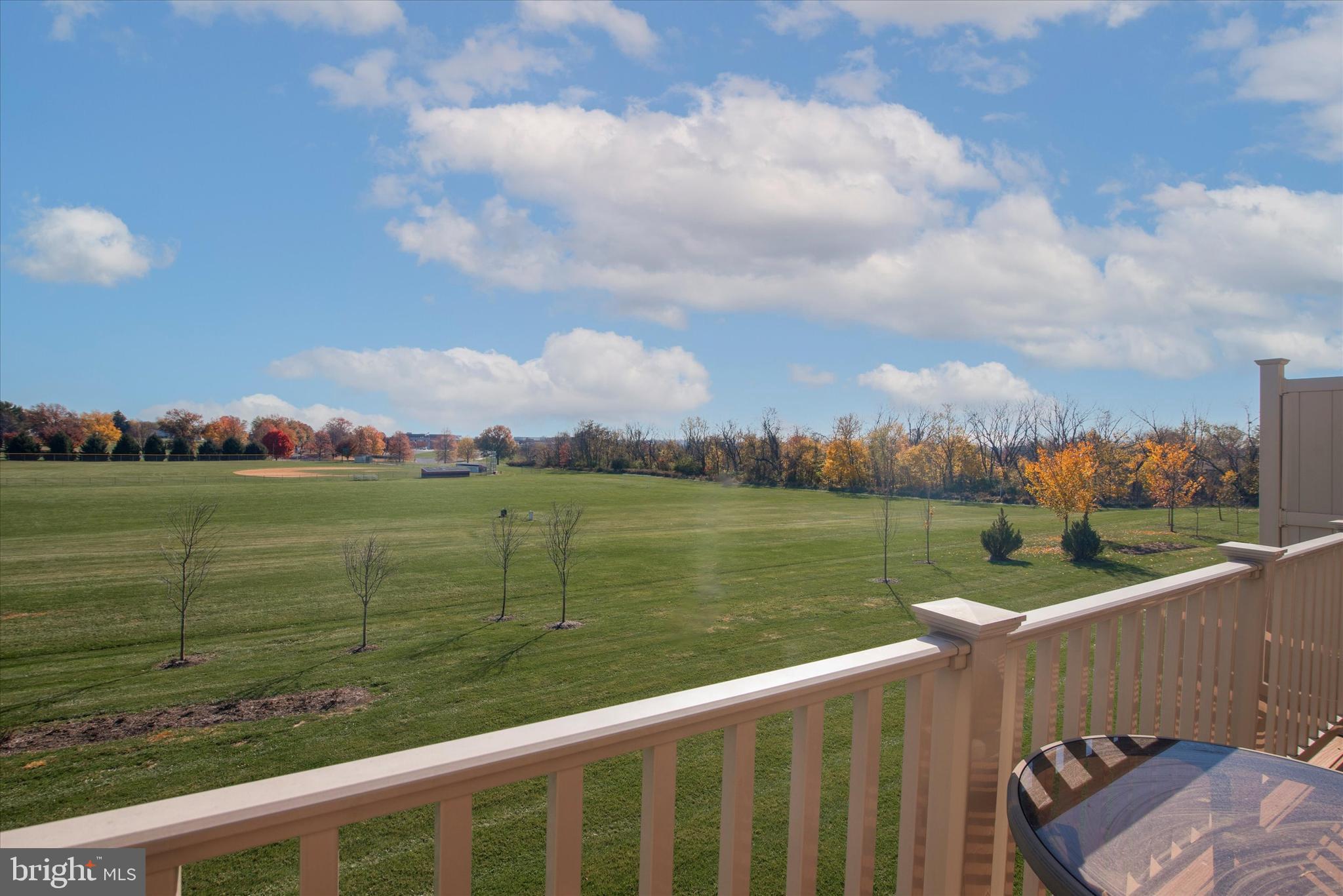 TALL OAKS - Residential