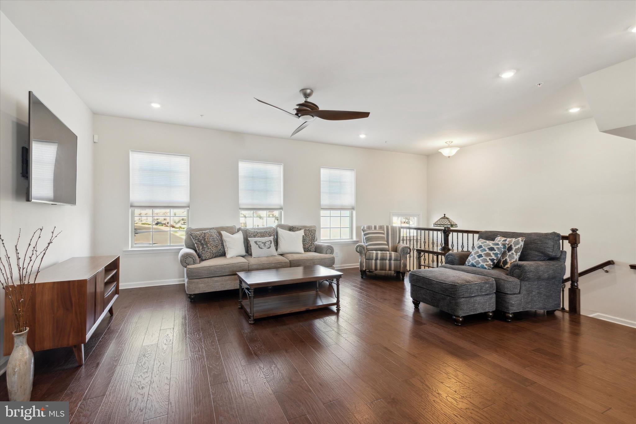 TALL OAKS - Residential